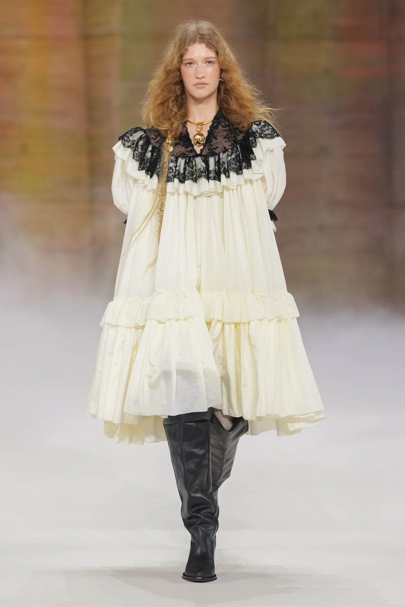 2026-27年秋冬コレクション_CHLOÉ(クロエ)_モデル_43