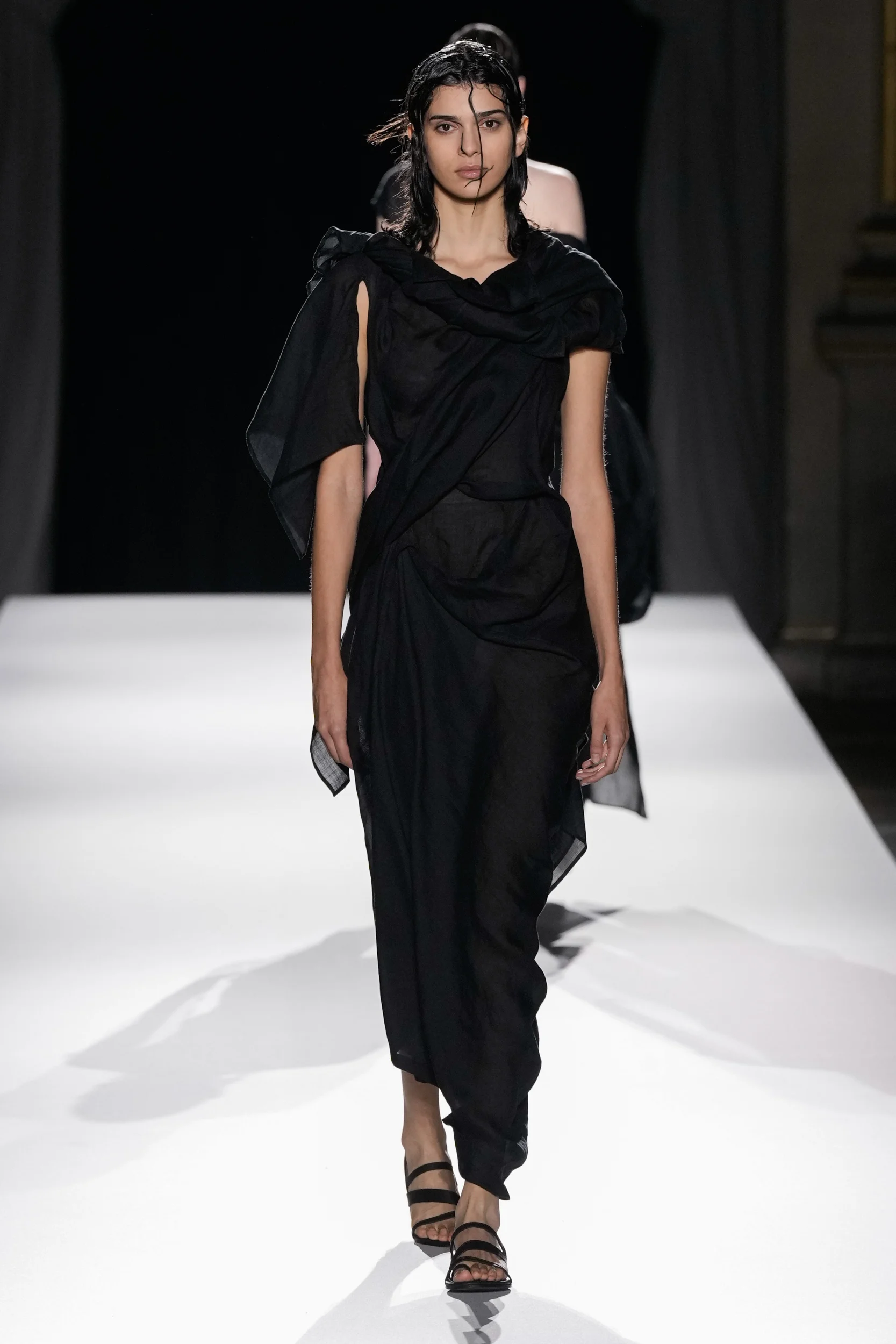 2026年春夏コレクション_YOHJI YAMAMOTO(ヨウジヤマモト)_モデル_14