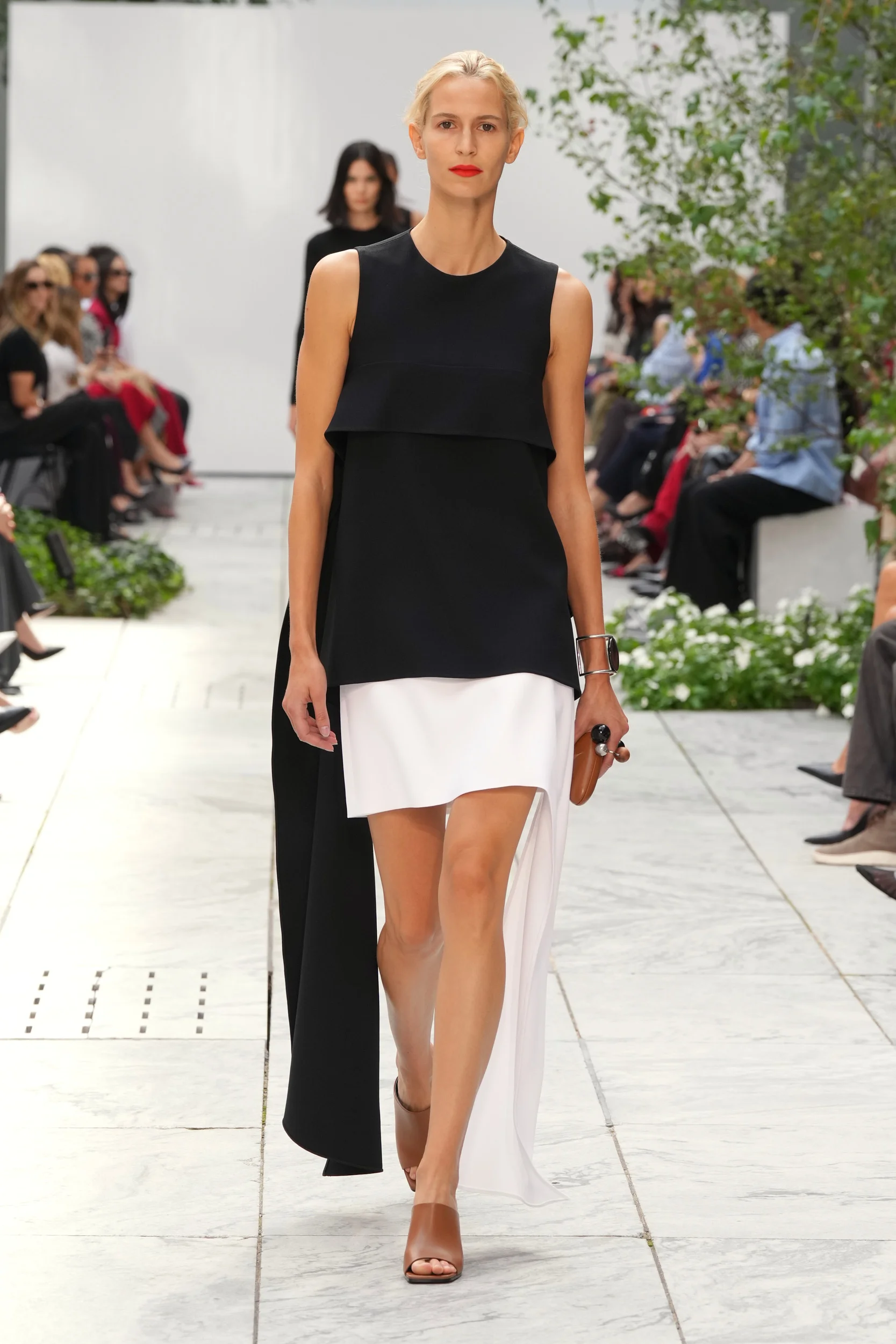 2027年春夏コレクション_MICHAEL KORS COLLECTION(マイケル・コース コレクション)_モデル_60