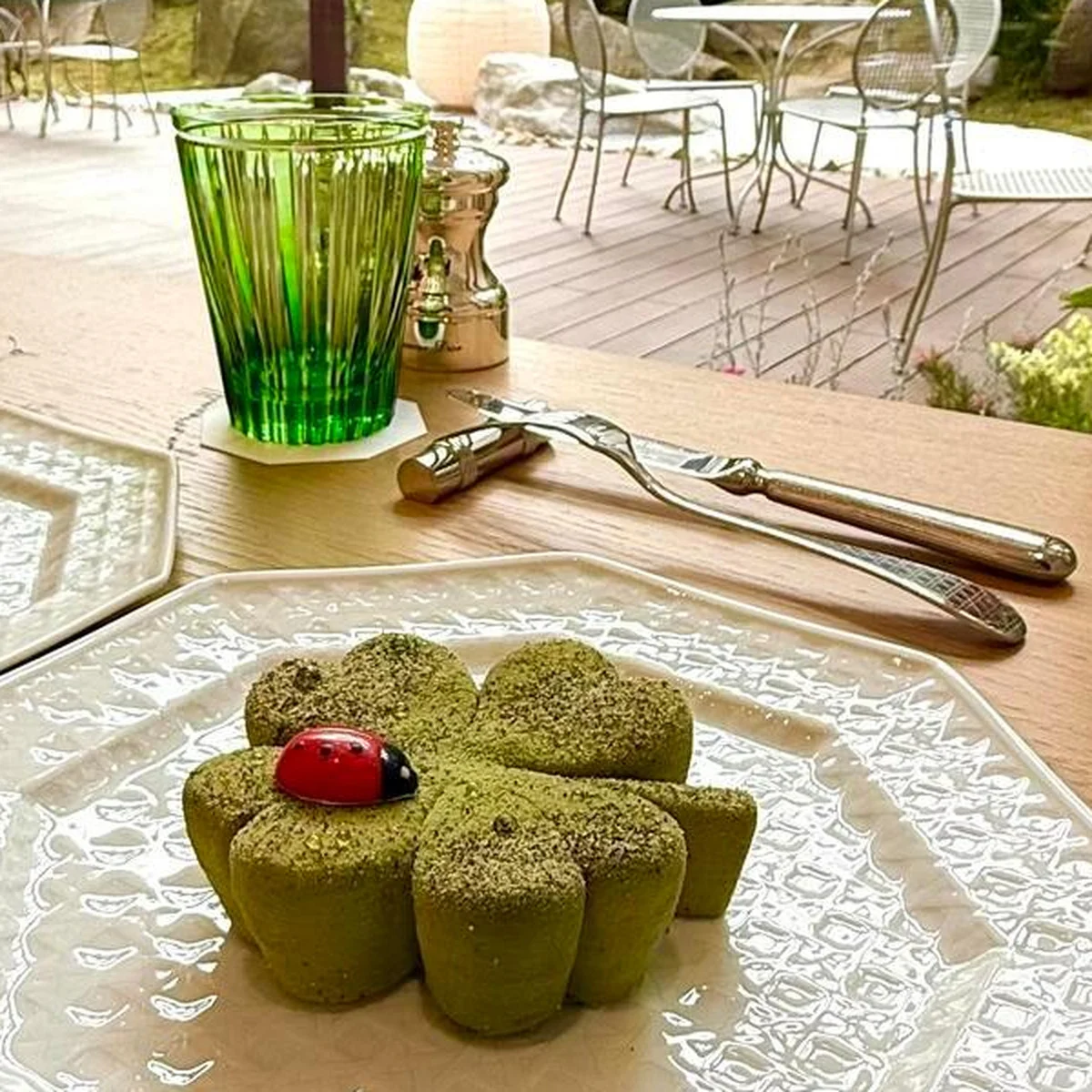  代官山【CAFE  DIOR】 で何を食べる？  サプライズは“黄金ルーム”！【カフェ ディオール by アンヌ＝ソフィー・ピック バンブー パビリオン】 