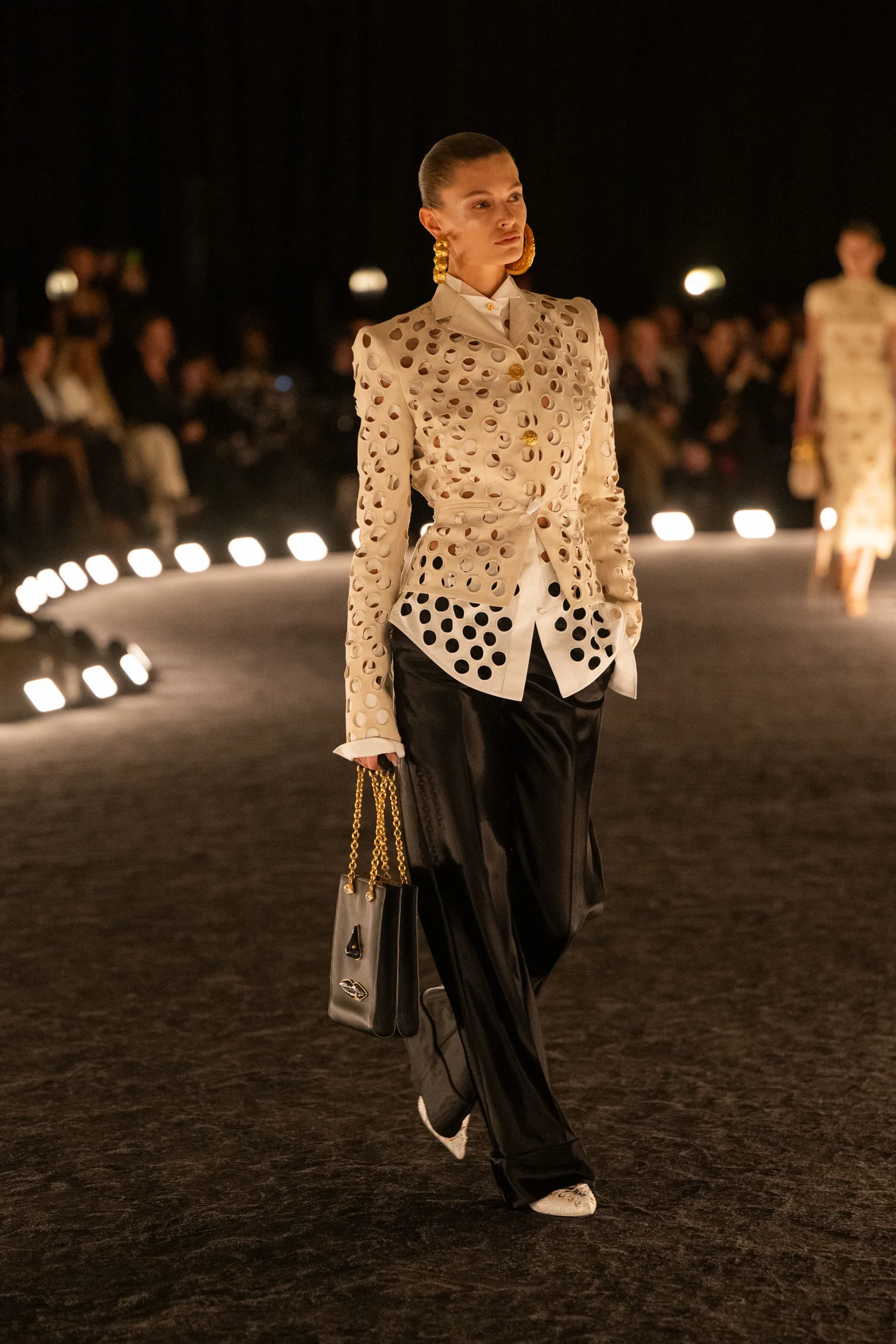 2026年春夏コレクション_SCHIAPARELLI(スキャパレリ)_モデル_9