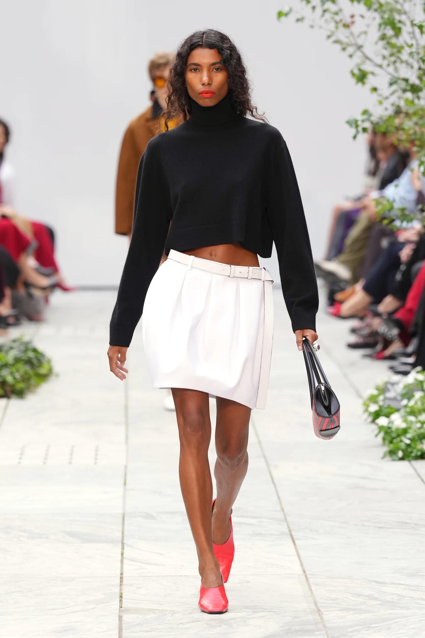 2027年春夏コレクション_MICHAEL KORS COLLECTION(マイケル・コース コレクション)_モデル_15