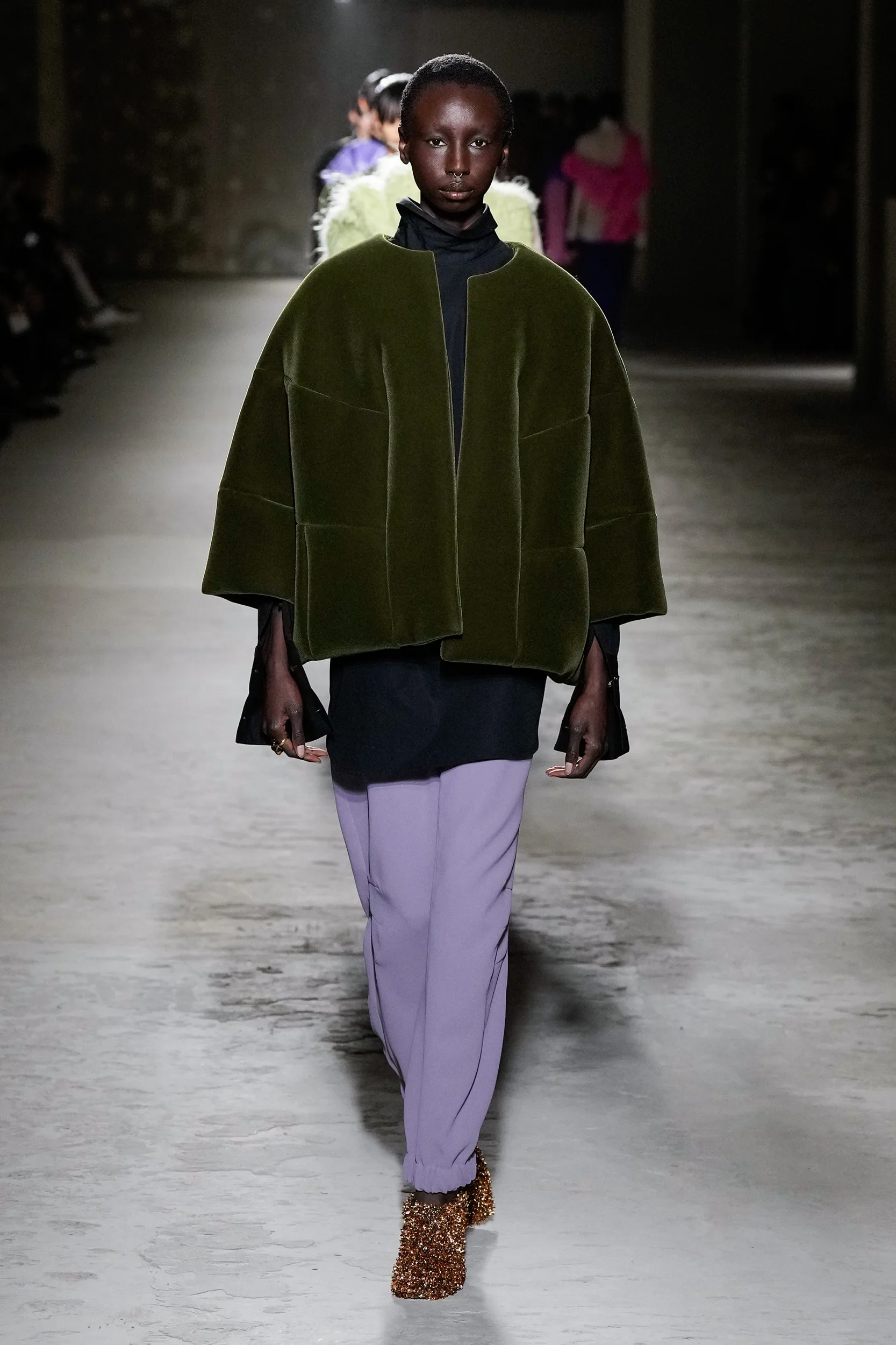 2024-25年秋冬コレクション_DRIES VAN NOTEN(ドリス ヴァン ノッテン)_モデル_58