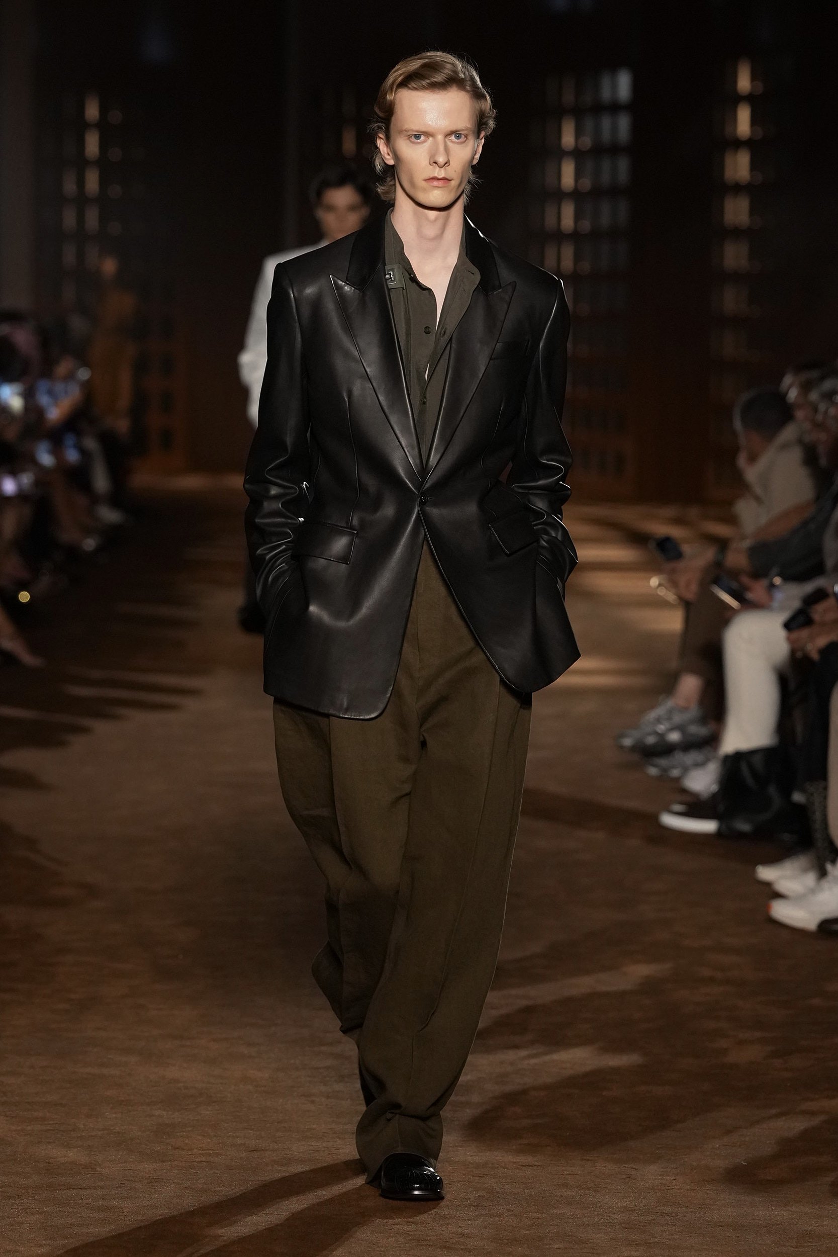 2027年春夏コレクション_FERRAGAMO(フェラガモ)_モデル_49