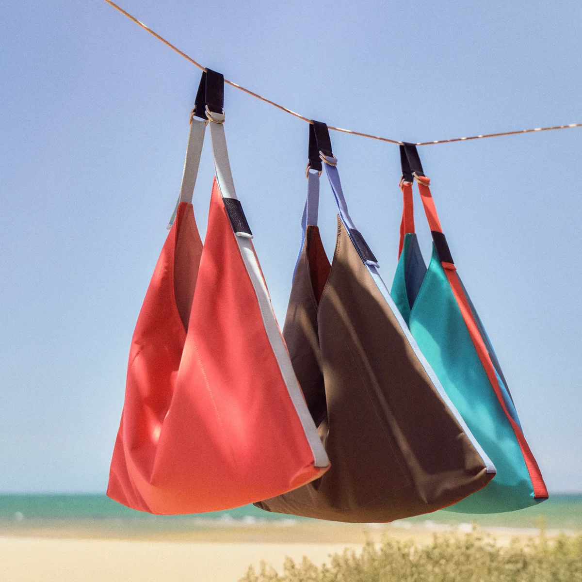 【ロンシャン】アトリエに眠っていた端材がバッグに生まれ変わる「リプレイ」新作を発売