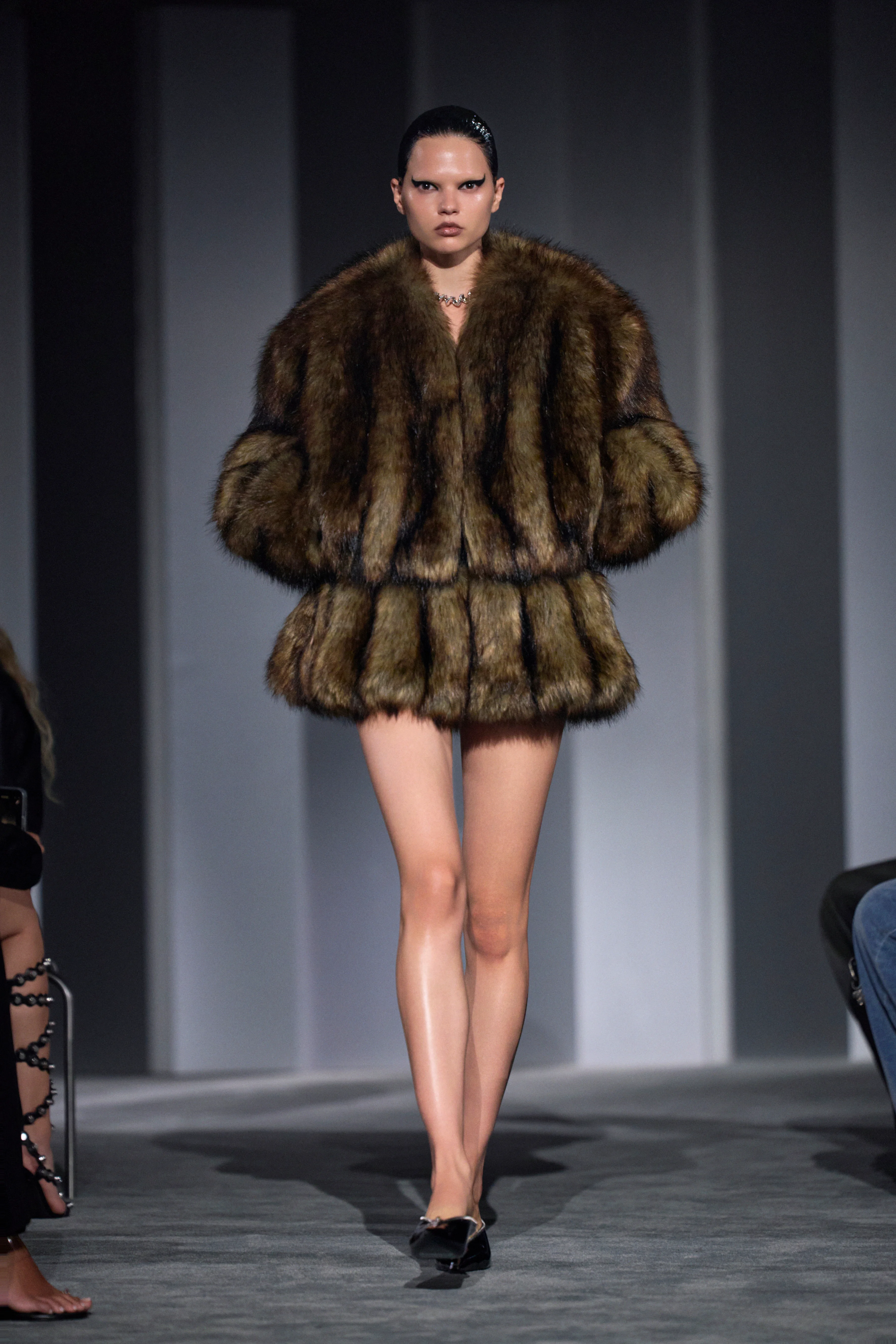 2026年春夏コレクション_ALEXANDER WANG(アレキサンダー ワン)_モデル_3