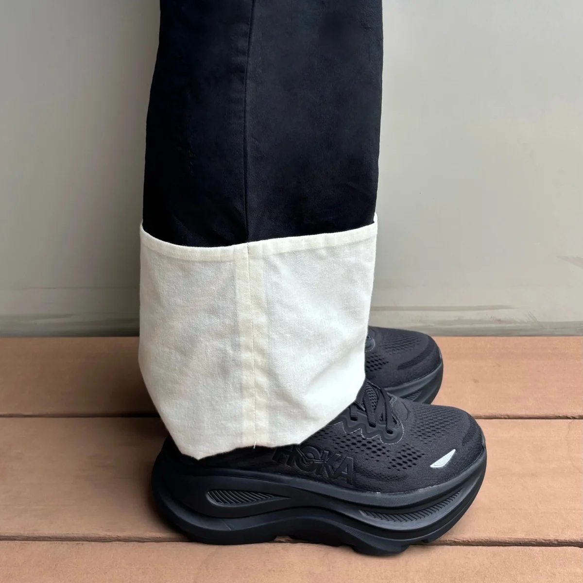 快適すぎる【HOKA(ホカ)】のBONDIとともに、新年へ軽やかな一歩を