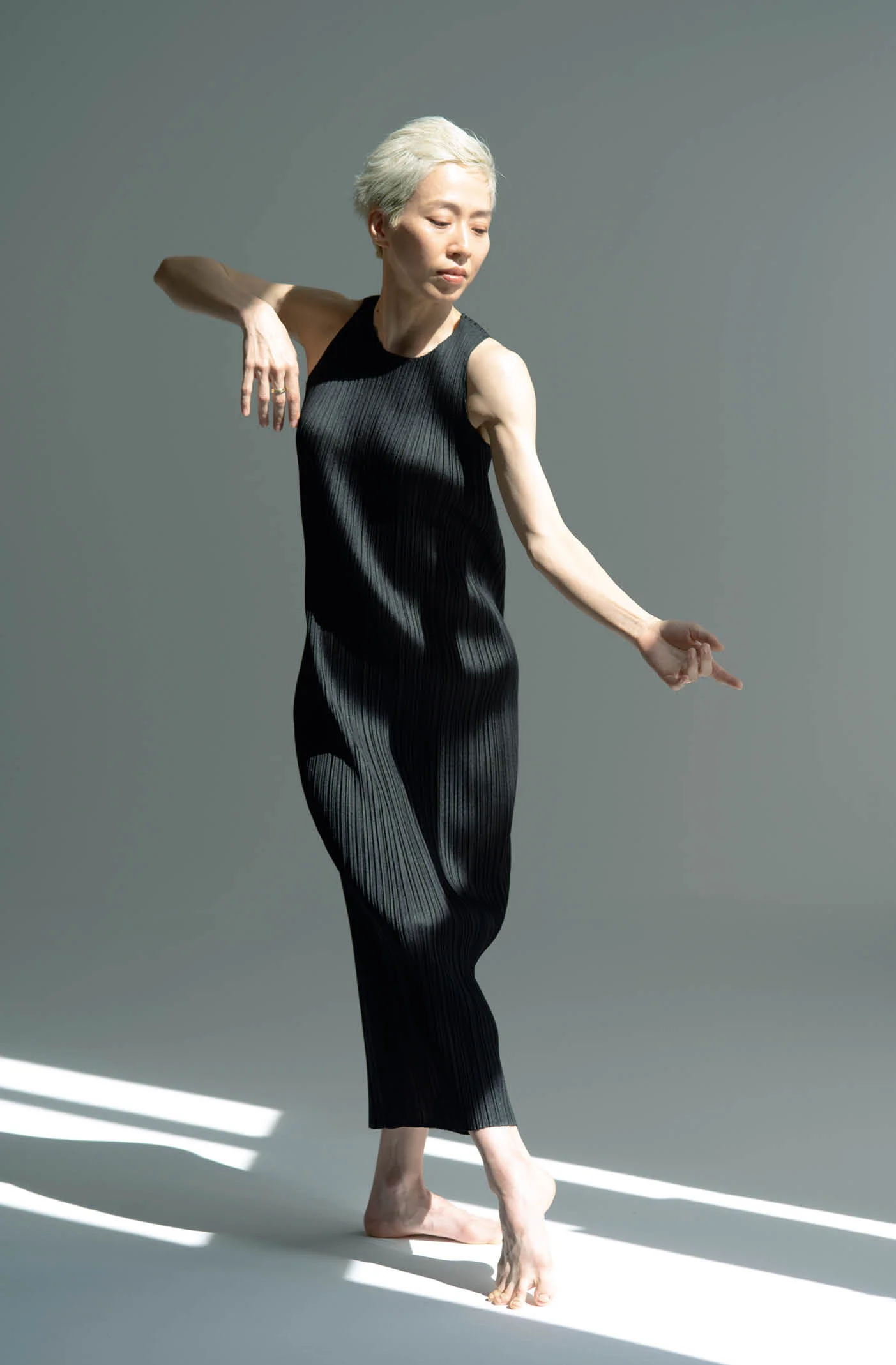 PLEATS PLEASE ISSEY MIYAKE 誕生30周年限定 www.moremedia.com.tw