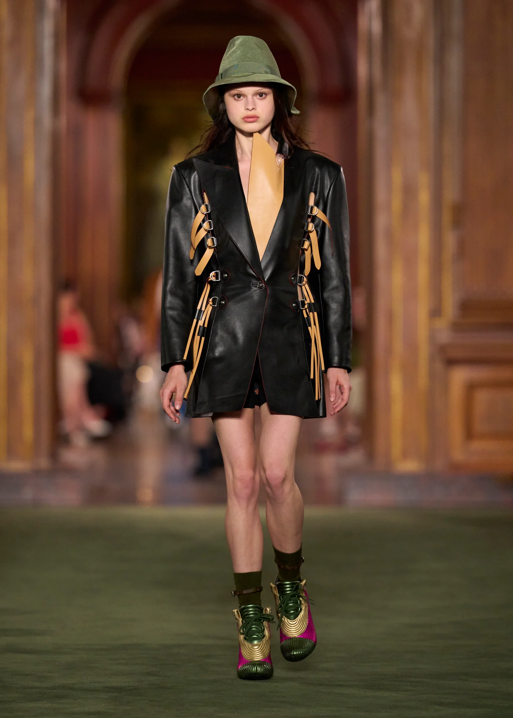 2027年クルーズコレクション_LOUIS VUITTON(ルイ・ヴィトン)_モデル_16