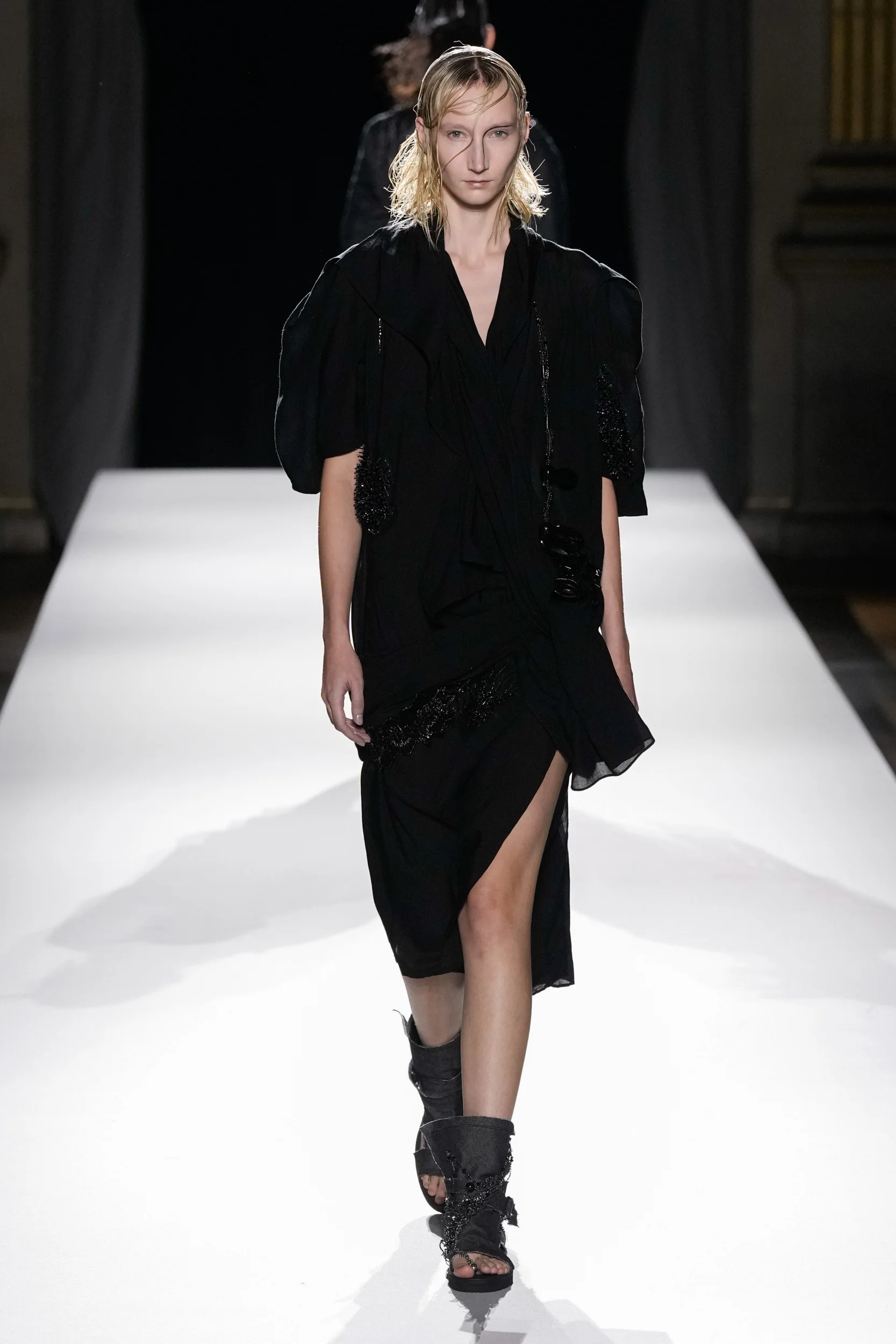 2026年春夏コレクション_YOHJI YAMAMOTO(ヨウジヤマモト)_モデル_39