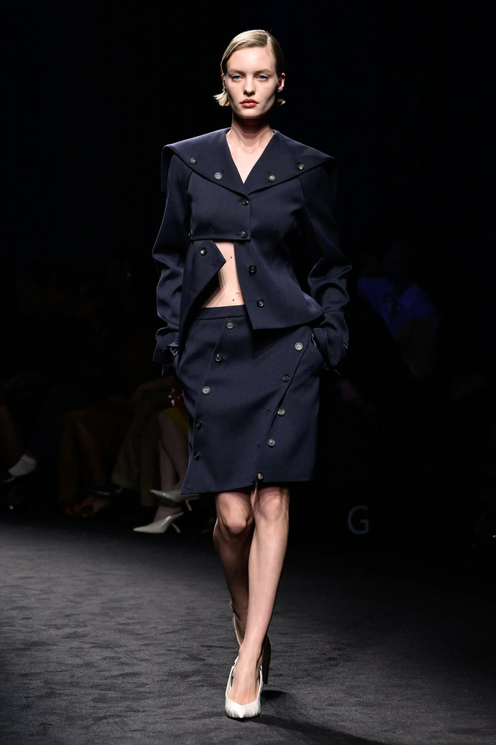 2026-27年秋冬コレクション_FERRAGAMO(フェラガモ)_モデル_17