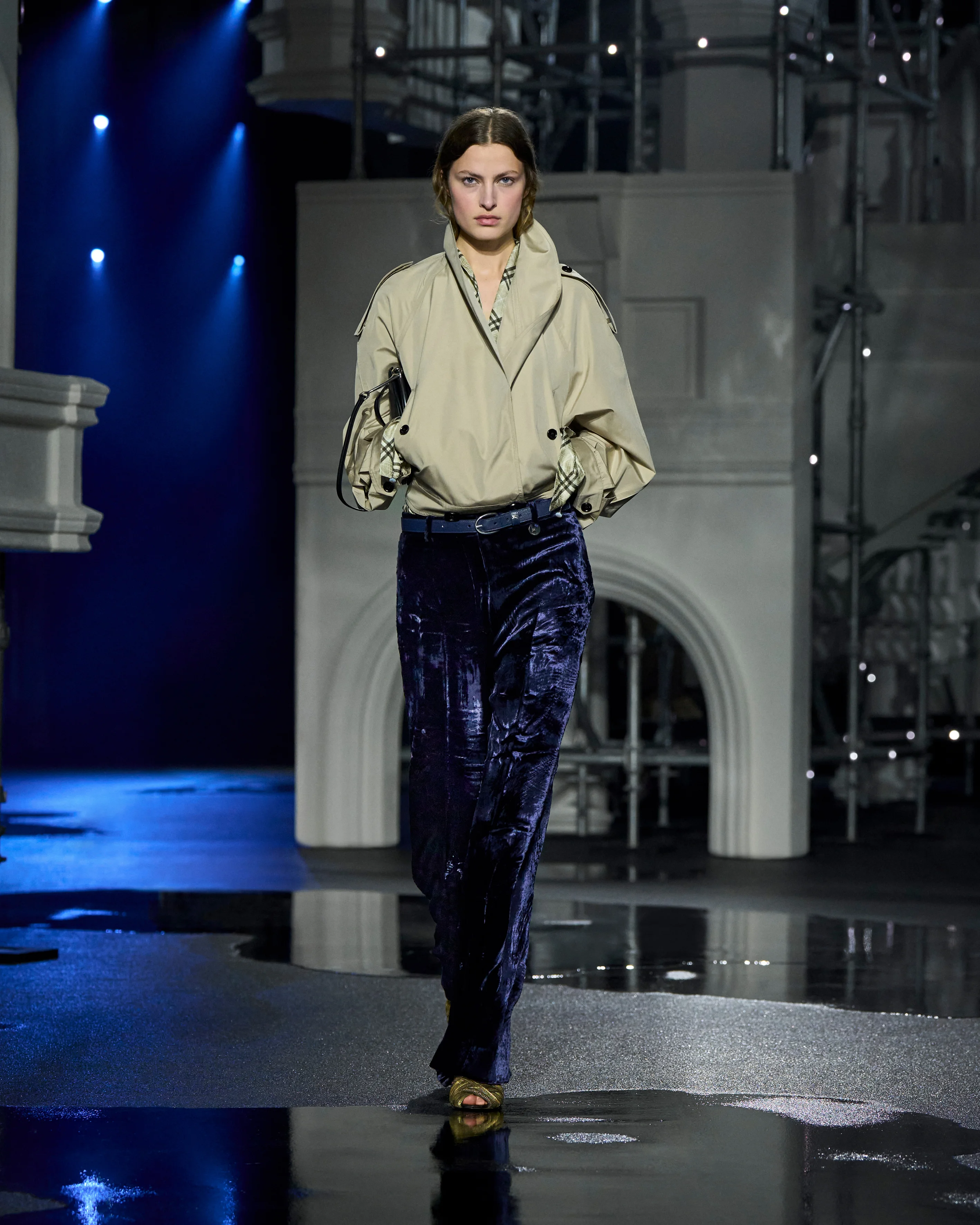 2026-27年秋冬コレクション_BURBERRY(バーバリー)_モデル_14