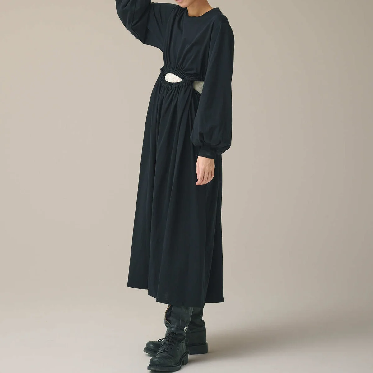 ブラックワンピースの理想形！ 【サトル ササキ】のSPURSHOP別注が頼もしすぎる #SPURSHOP