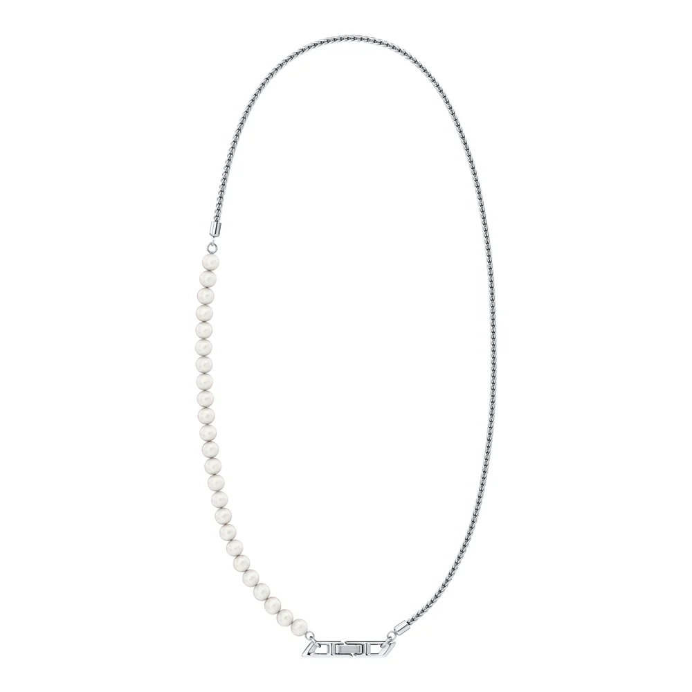 「FACET D LOGO」ネックレス〈SV〉￥66,550 ＊店舗販売限定／フォッシルジャパン（ディーゼル）