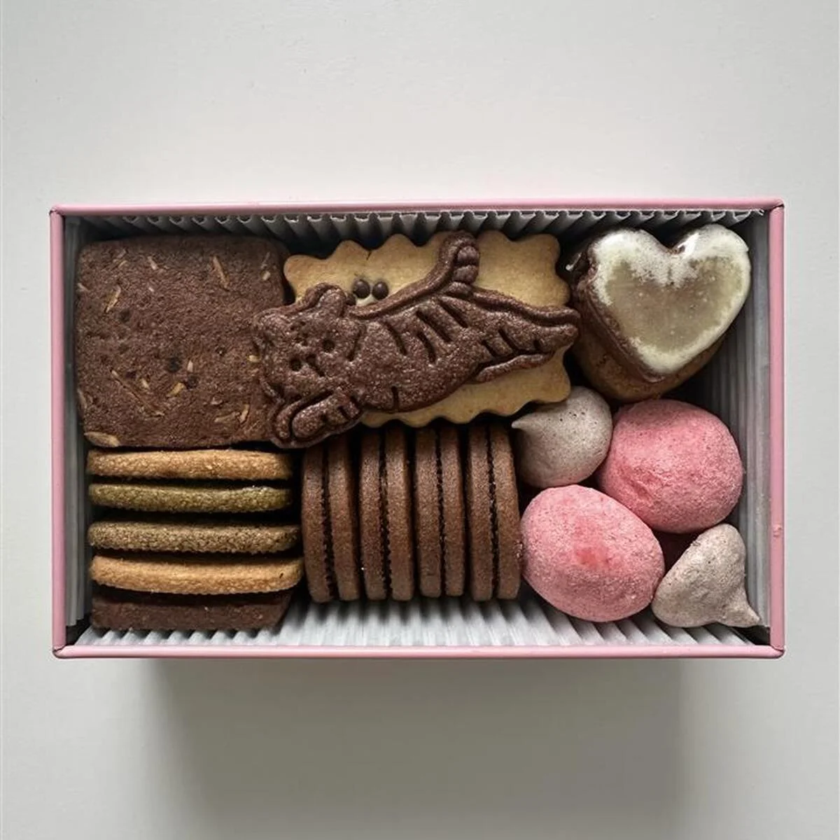 京都には可愛いトラがいる【SUGiTORA】のクッキー缶