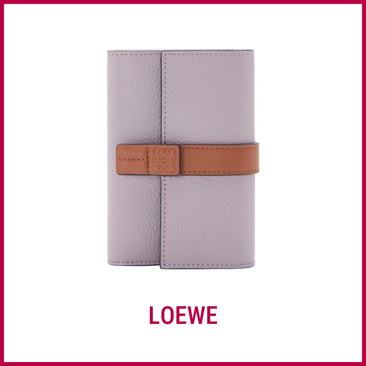 【ロエベ】の財布。パープルの配色が織りなす、余裕ある大人の手もと