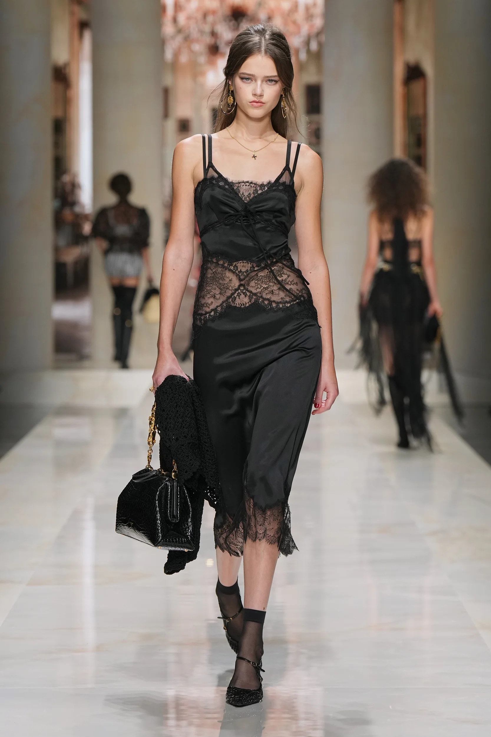 2027年春夏コレクション_DOLCE&GABBANA(ドルチェ&ガッバーナ)_モデル_29