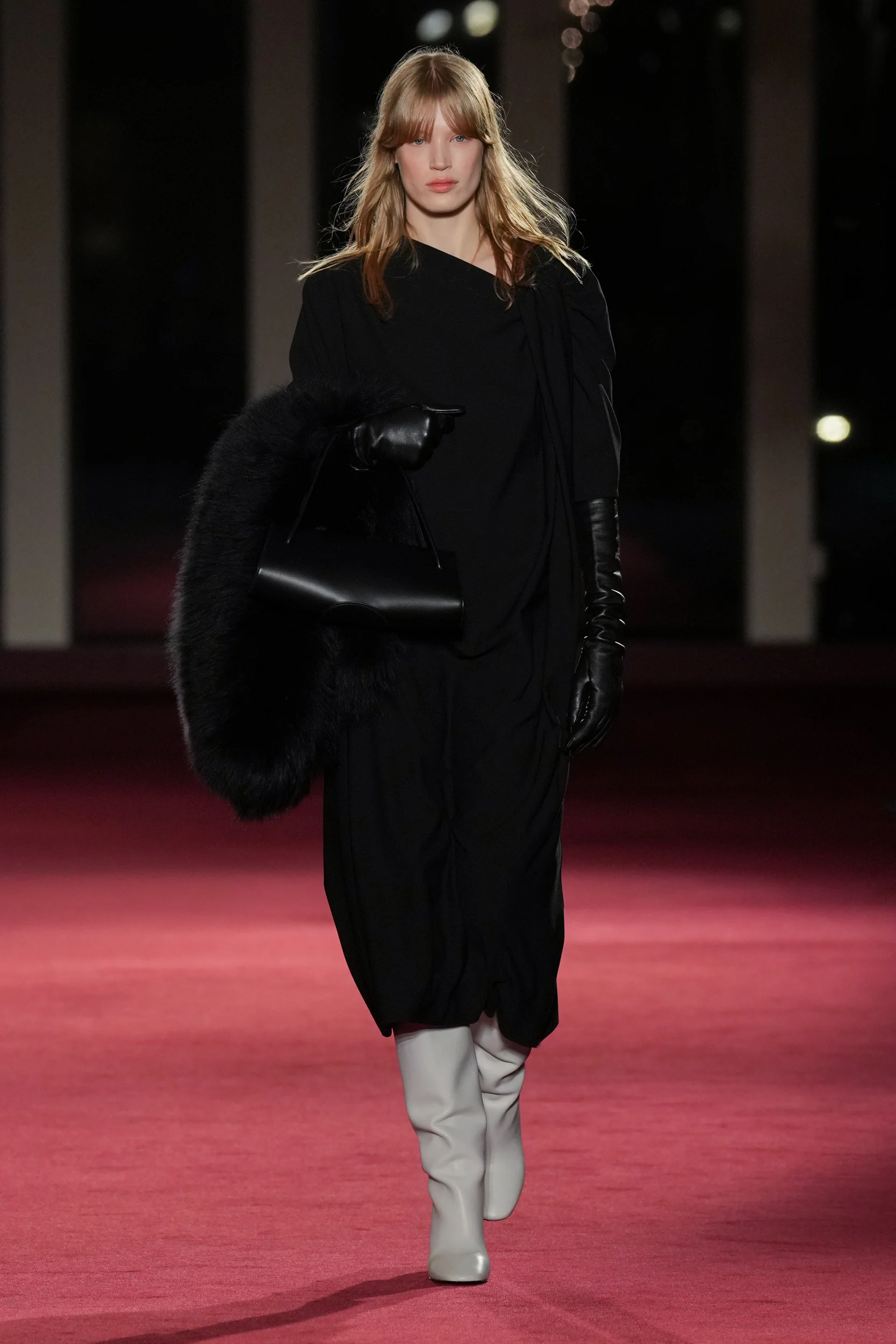 2026-27年秋冬コレクション_MICHAEL KORS COLLECTION(マイケル・コース コレクション)_モデル_3