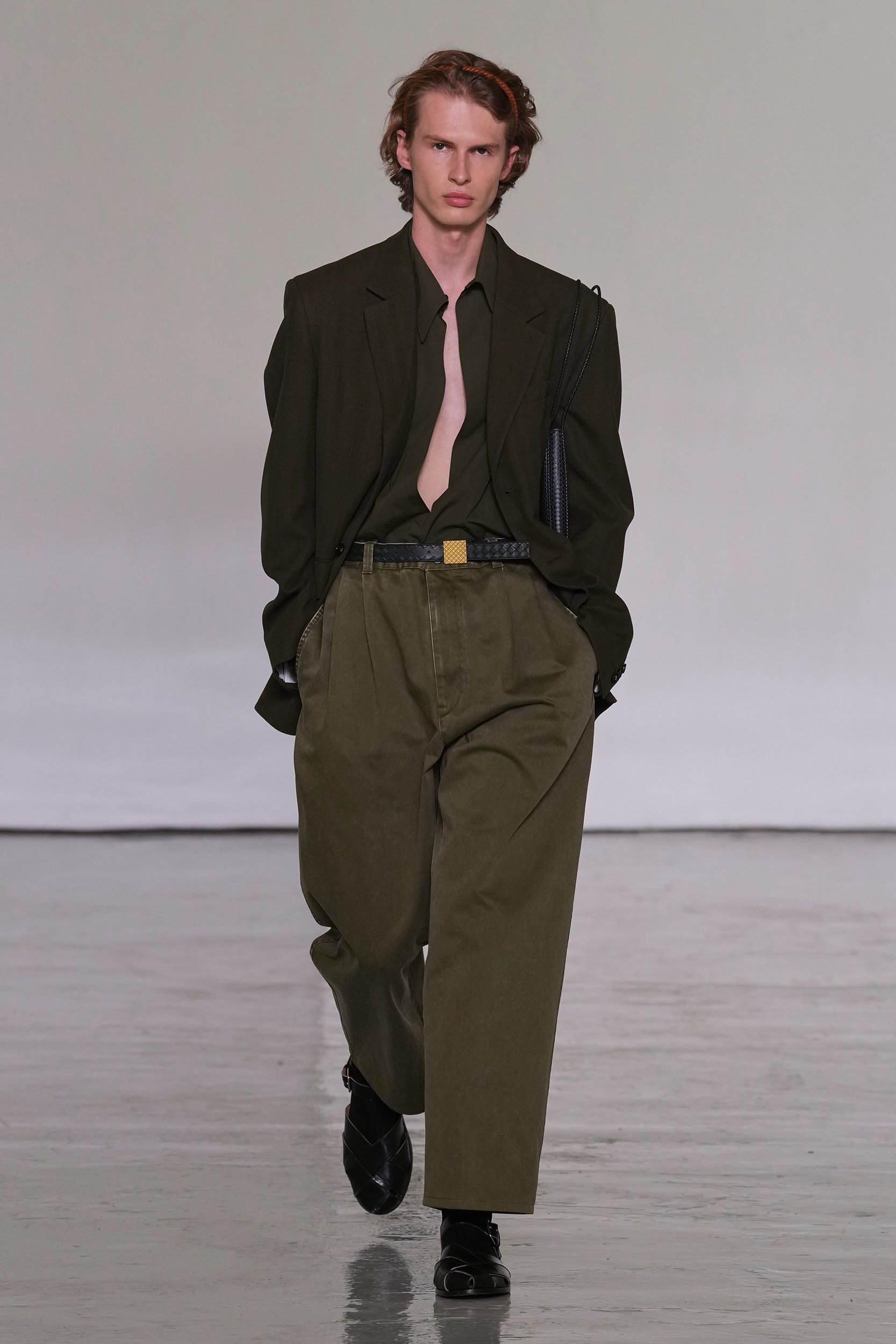 2027年春夏コレクション_BOTTEGA VENETA(ボッテガ ヴェネタ)_モデル_27