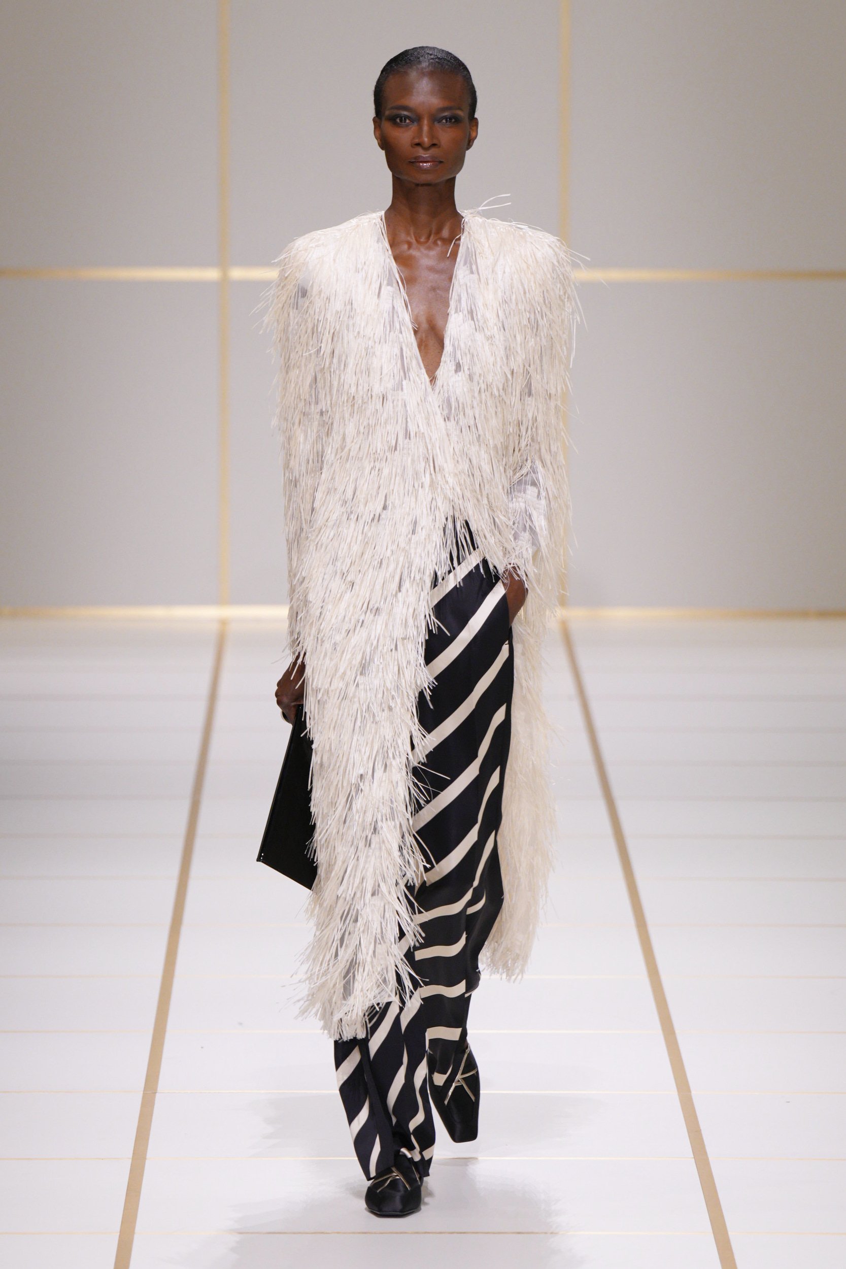 2027年春夏コレクション_GIORGIO ARMANI(ジョルジオ アルマーニ)_モデル_10