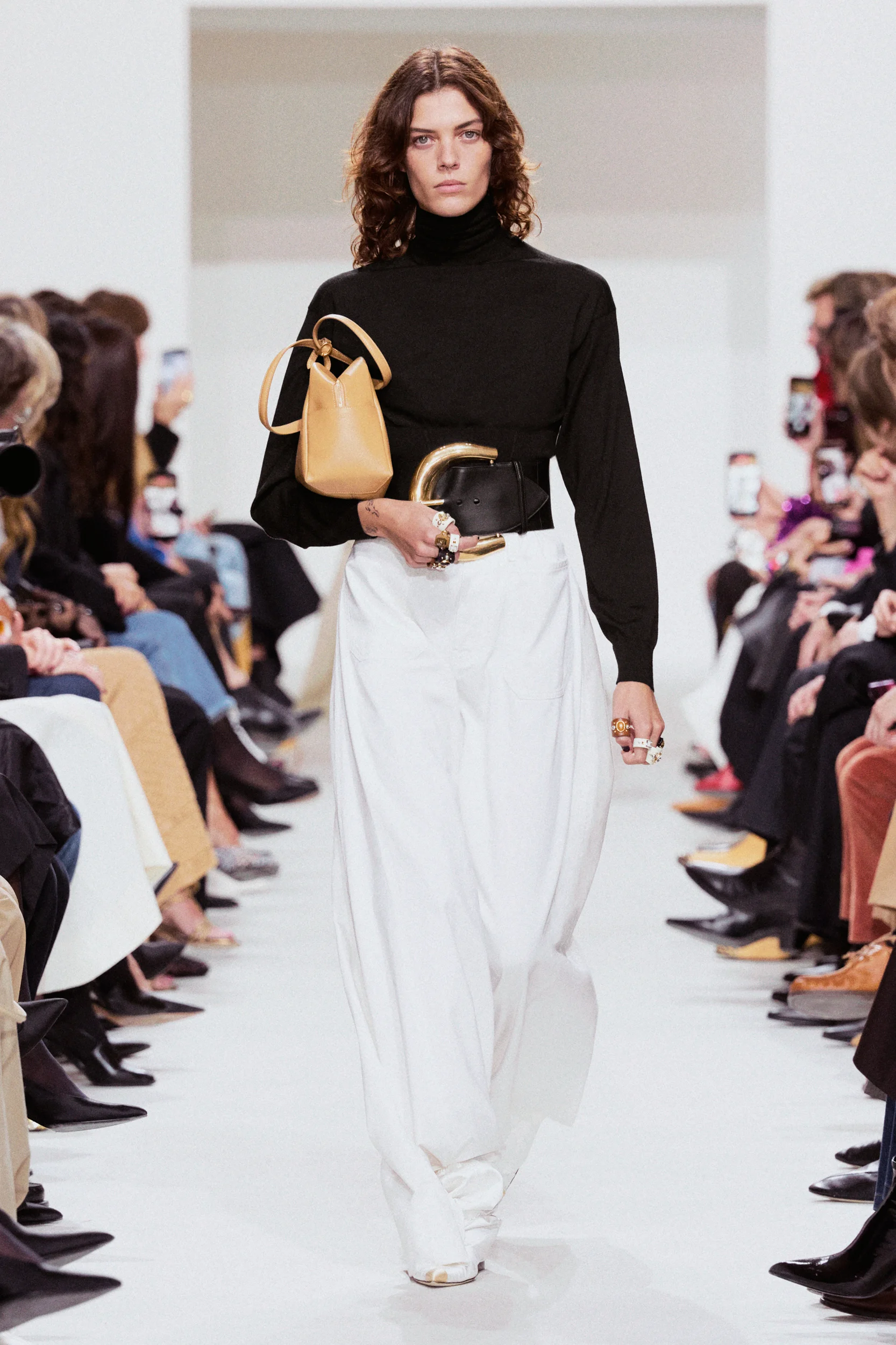 2027年春夏コレクション_CELINE(セリーヌ)_モデル_13