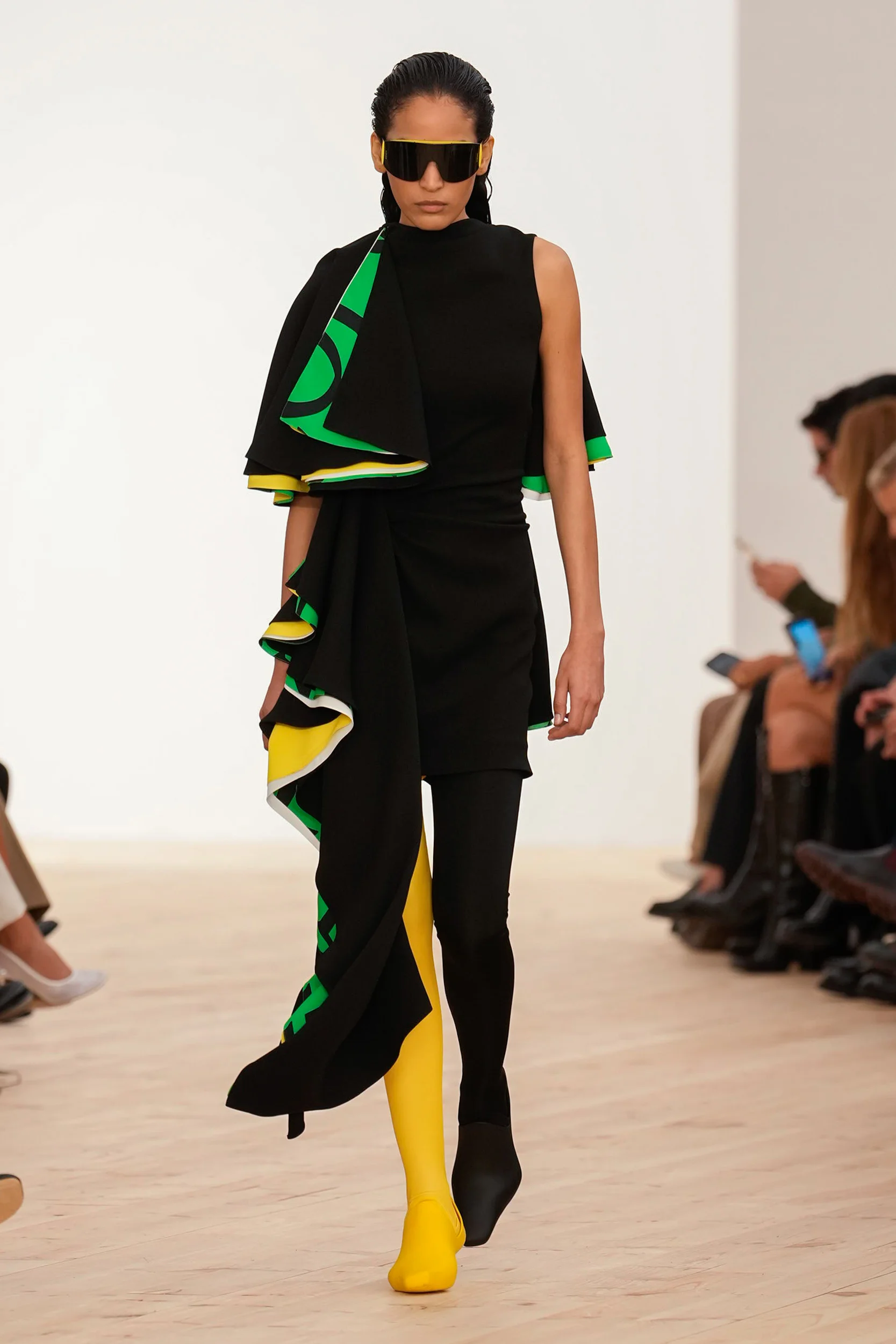 2026年春夏コレクション_LOEWE(ロエベ)_モデル_16