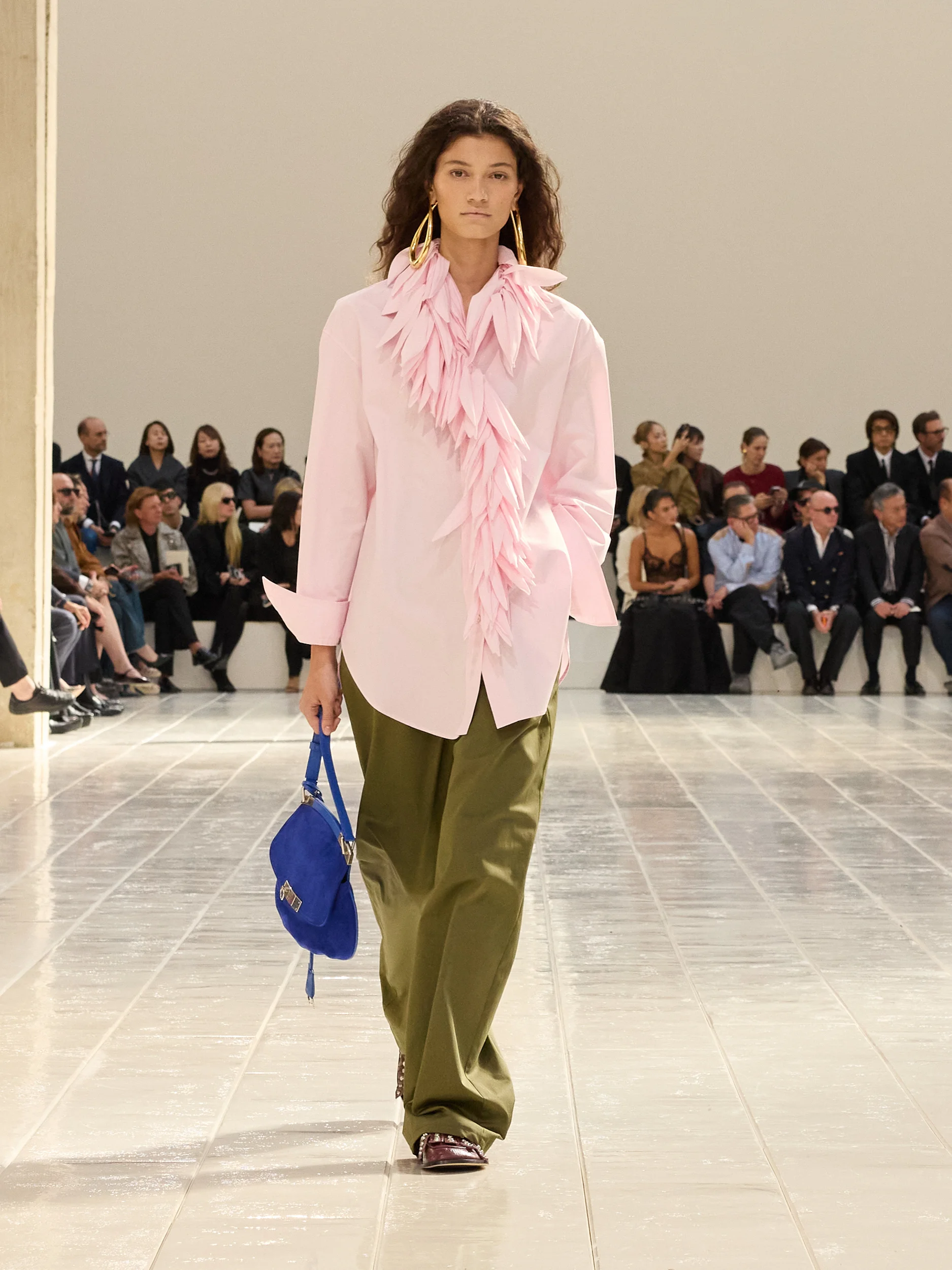 2027年春夏コレクション_BALENCIAGA(バレンシアガ)_モデル_42