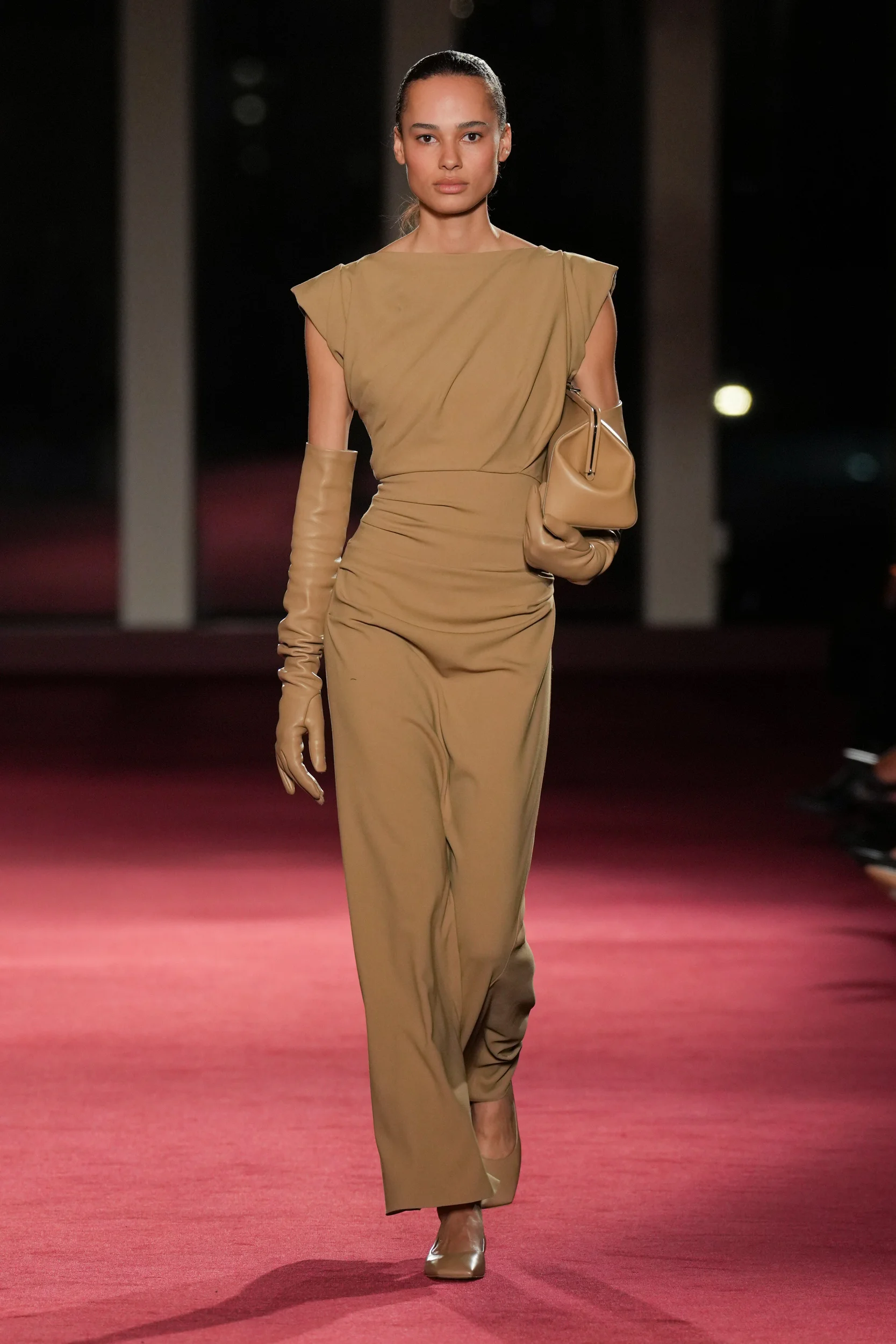 2026-27年秋冬コレクション_MICHAEL KORS COLLECTION(マイケル・コース コレクション)_モデル_23