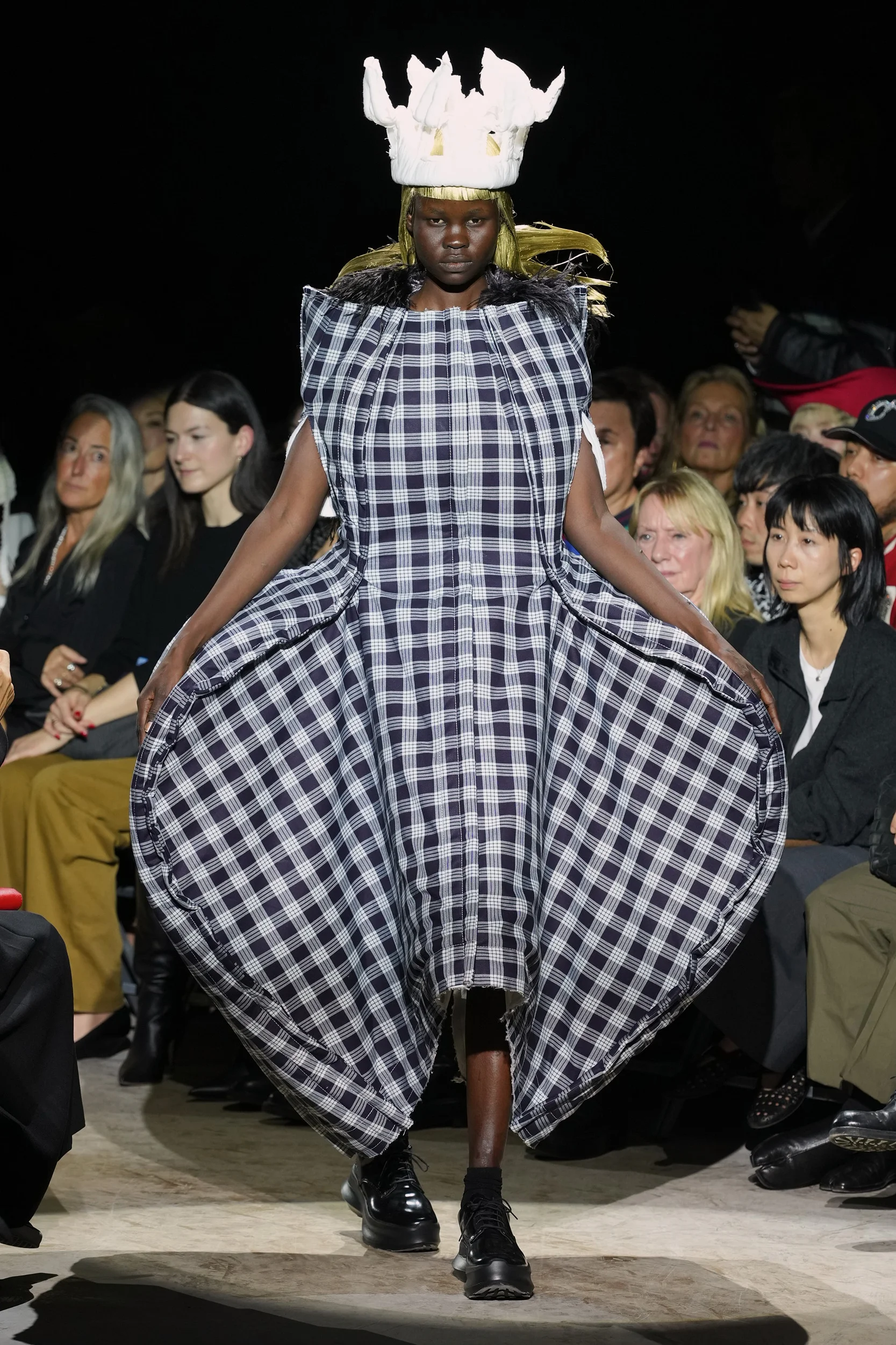 2027年春夏コレクション_COMME DES GARÇONS(コム デ ギャルソン)_モデル_9