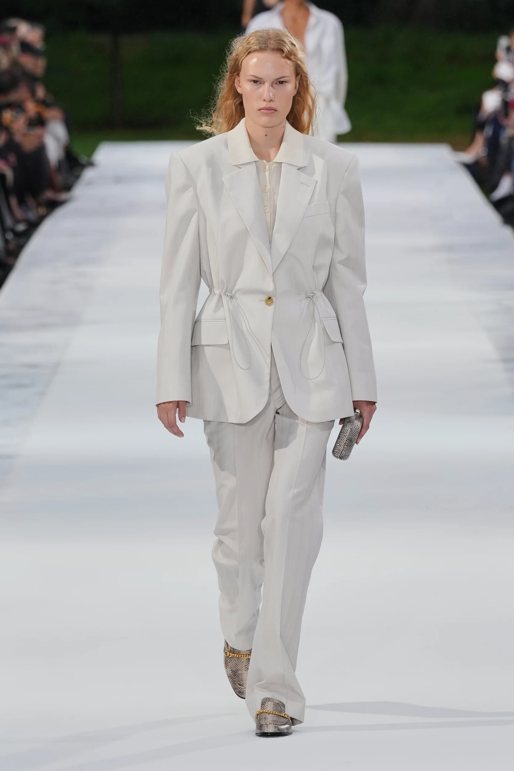 2027年春夏コレクション_STELLA MCCARTNEY(ステラ マッカートニー)_モデル_2