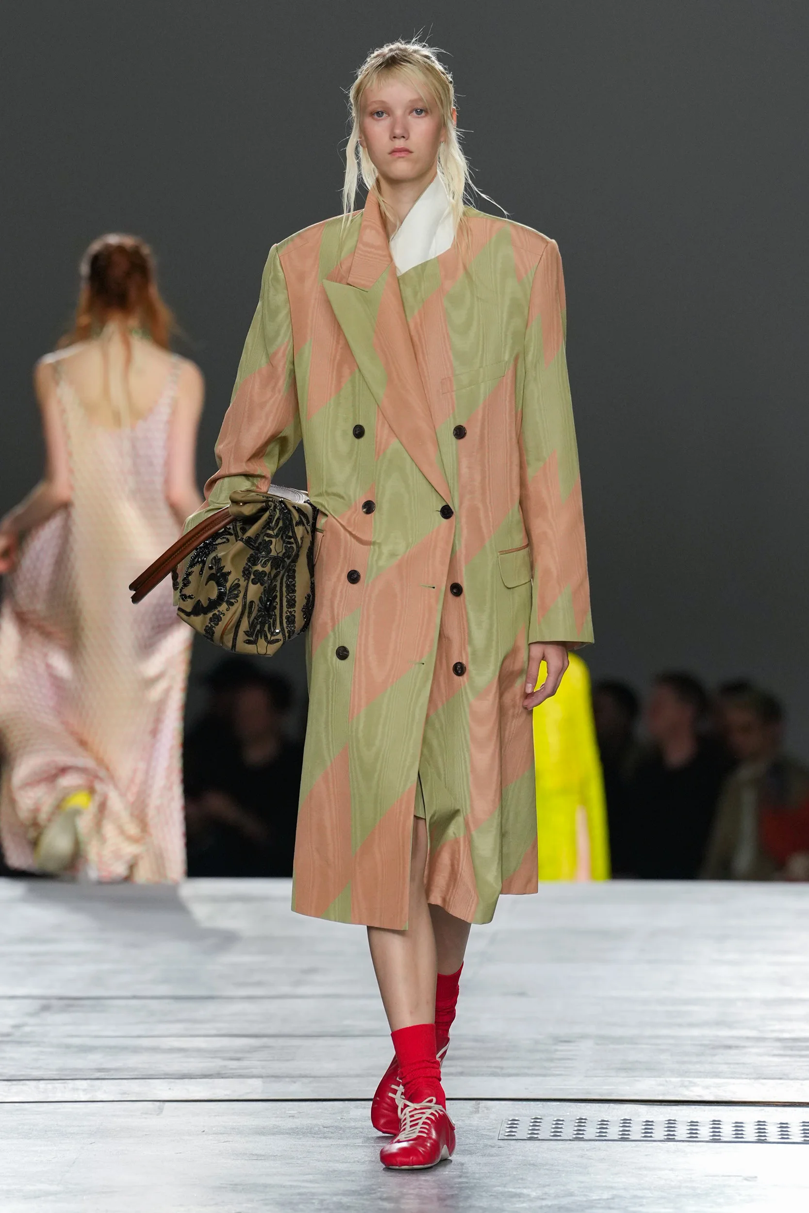 2026年春夏コレクション_DRIES VAN NOTEN(ドリス ヴァン ノッテン)_モデル_21