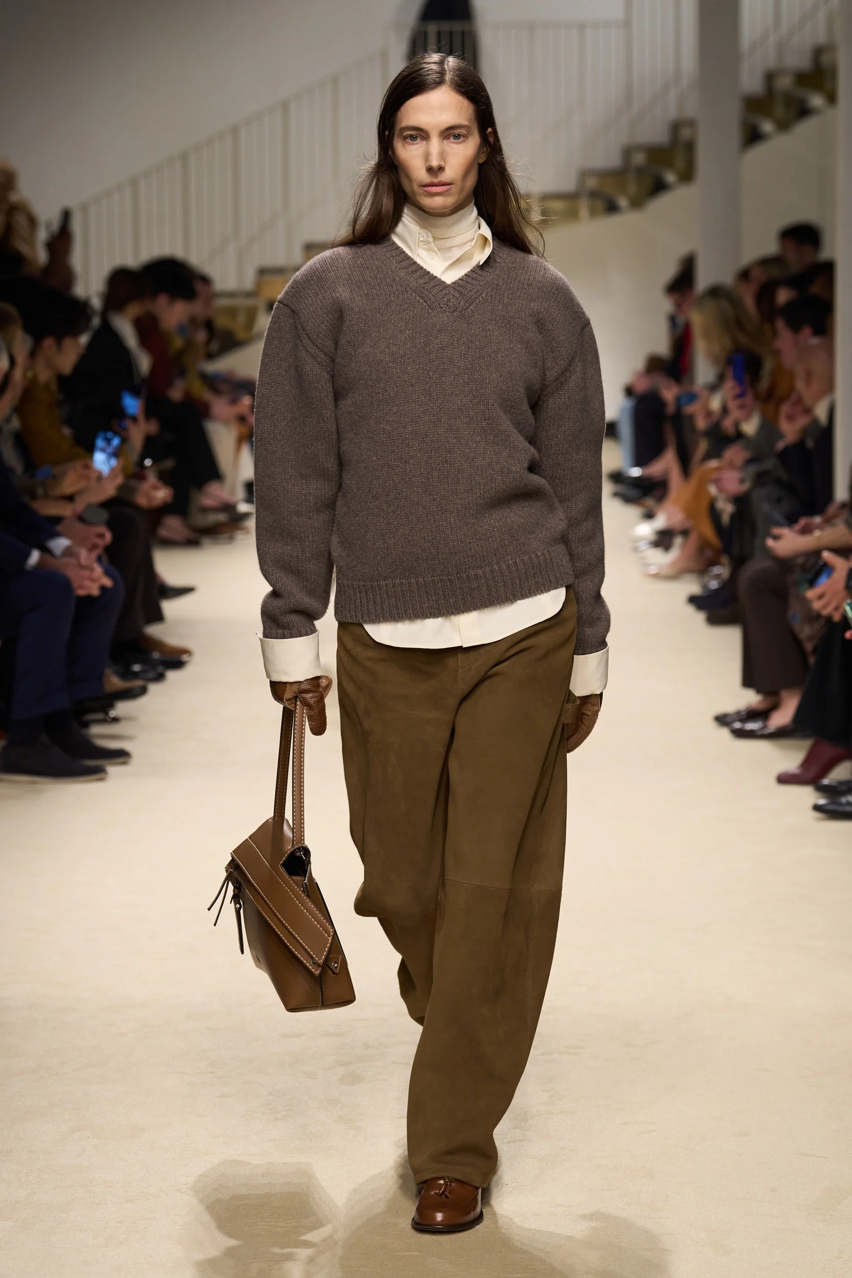 2026-27年秋冬コレクション_TOD'S(トッズ)_モデル_17