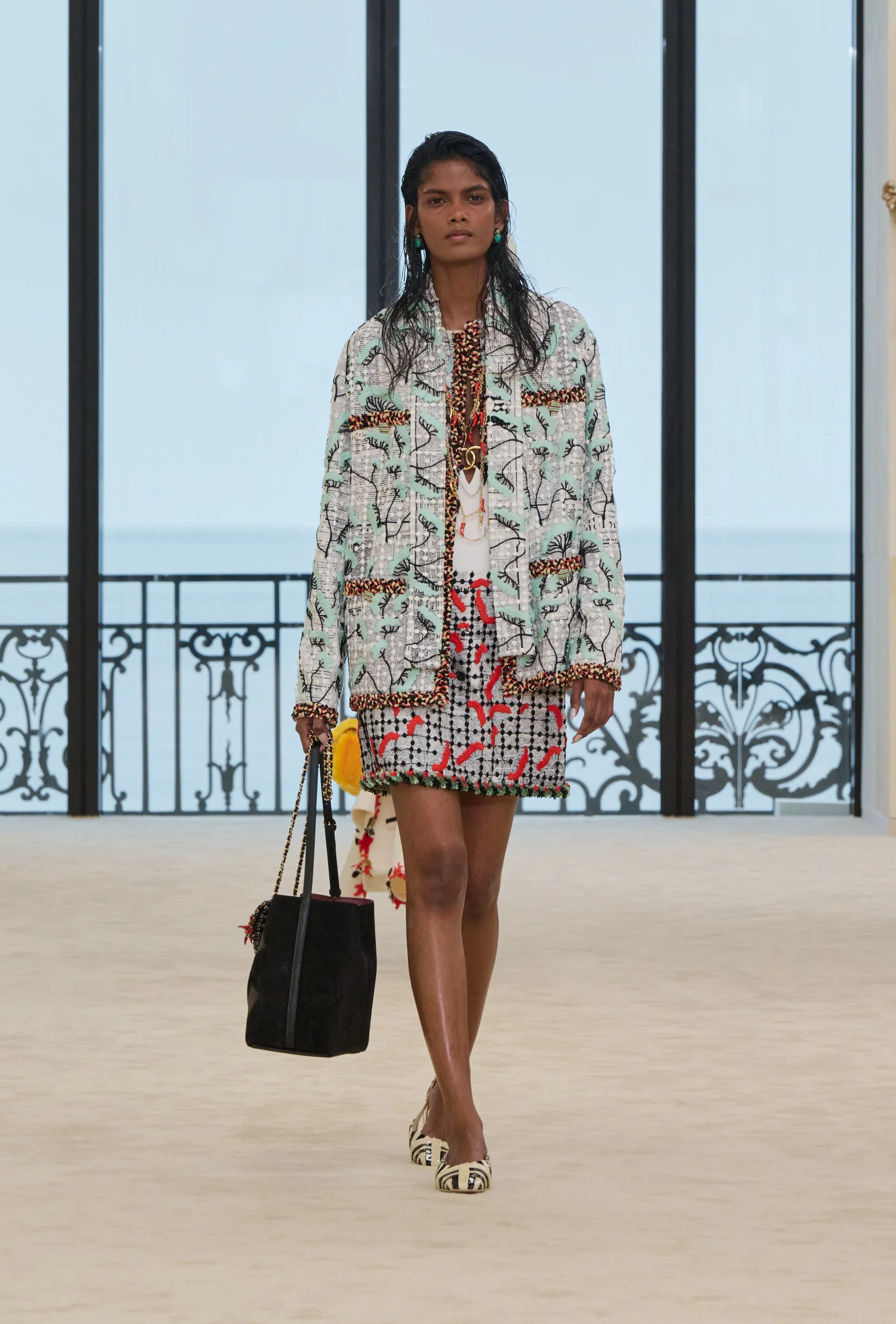2027年クルーズコレクション_CHANEL(シャネル)_モデル_11