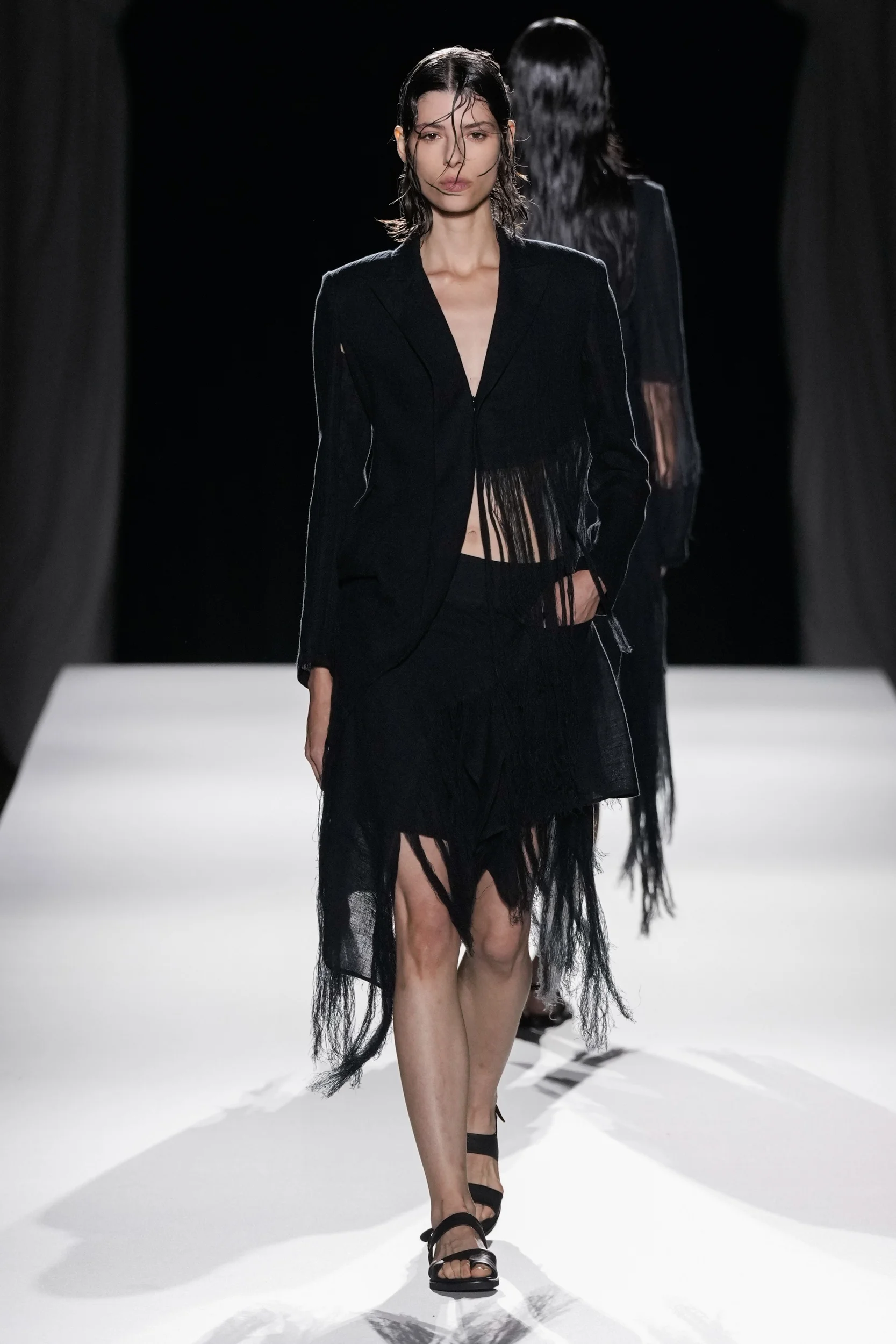2026年春夏コレクション_YOHJI YAMAMOTO(ヨウジヤマモト)_モデル_7