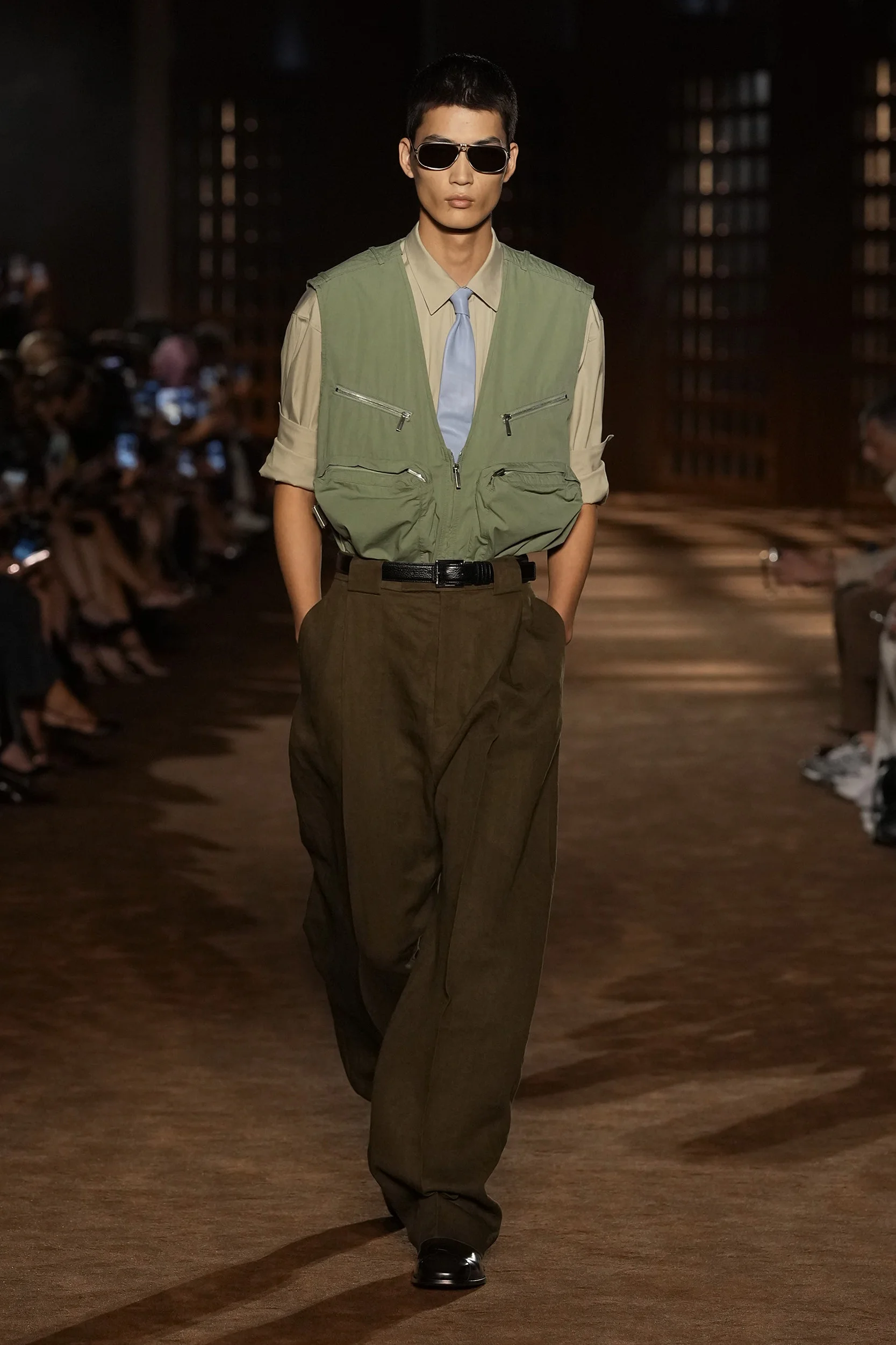 2027年春夏コレクション_FERRAGAMO(フェラガモ)_モデル_20