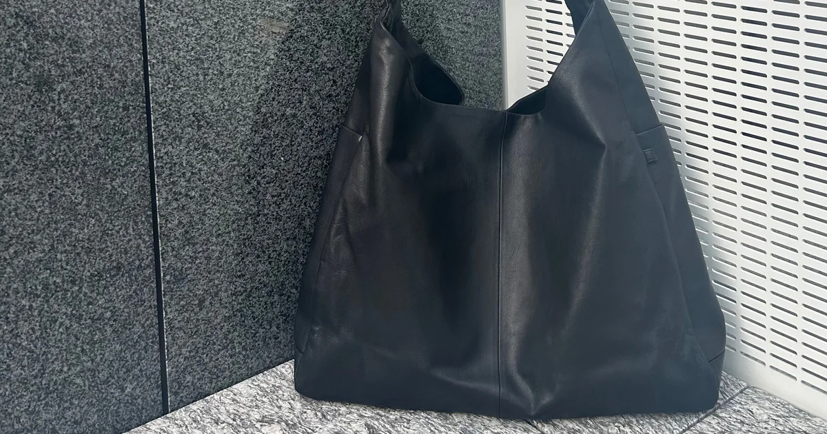 バッグ ssstein BAG POUCH ULTRA SUEDE 荷物多め派さんの最適解は【ssstein(シュタイン)】のショルダー