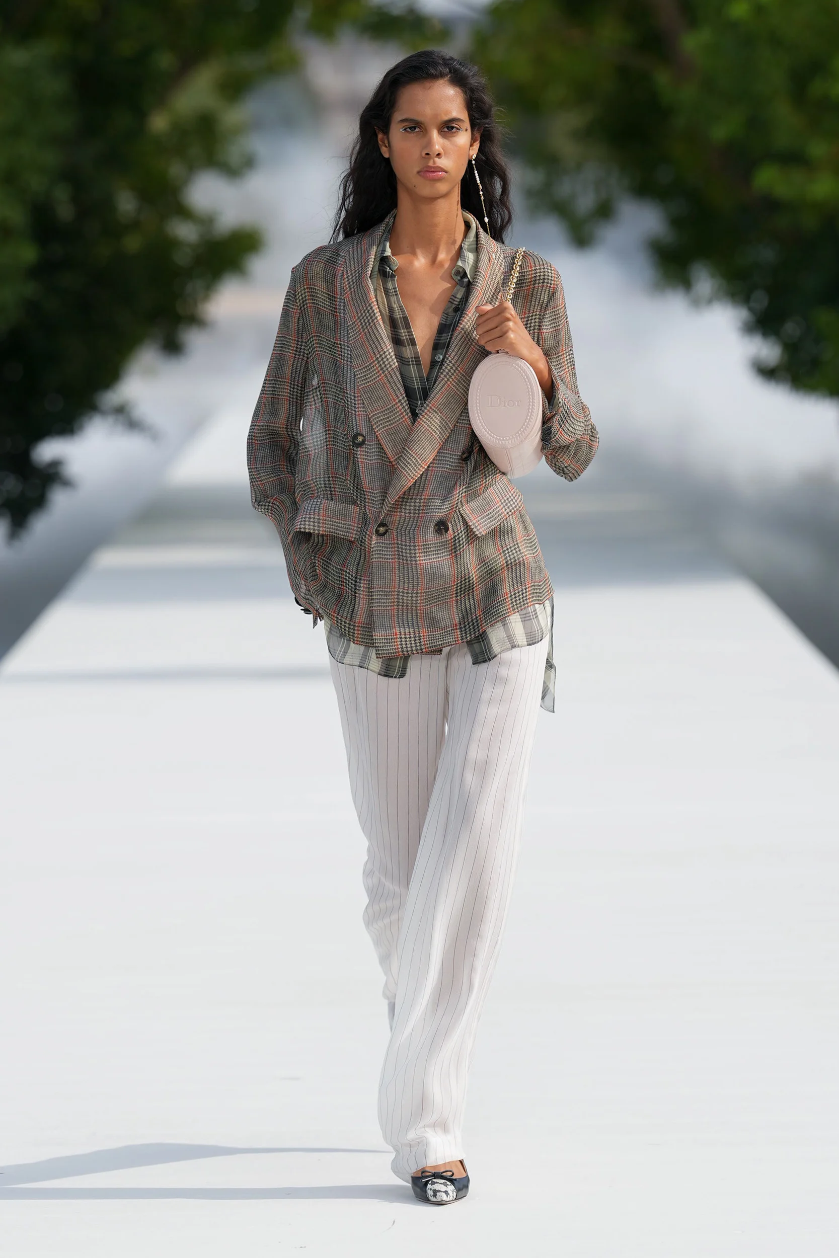 2027年春夏コレクション_DIOR(ディオール)_モデル_11