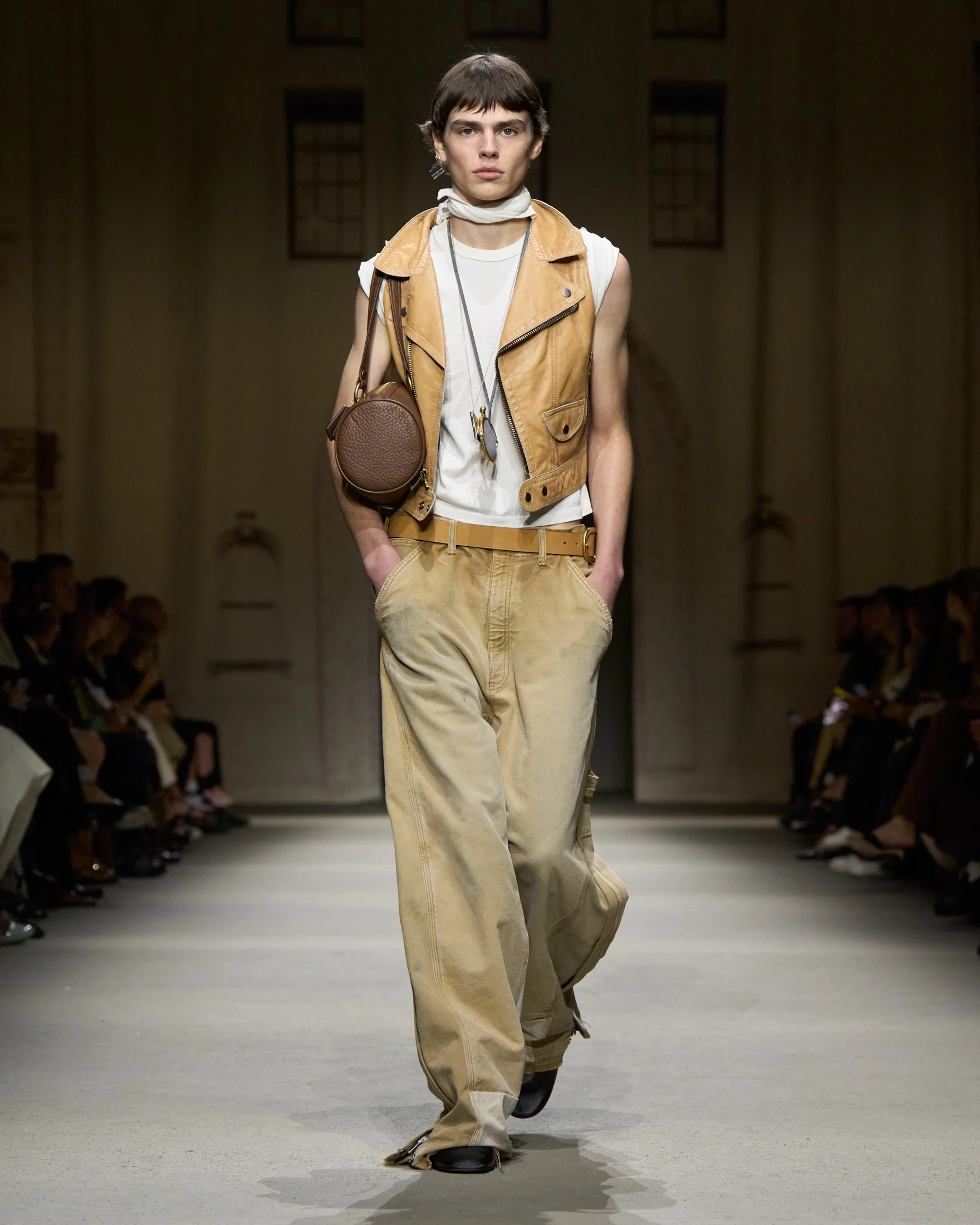 2026年春夏コレクション_COACH(コーチ)_モデル_30