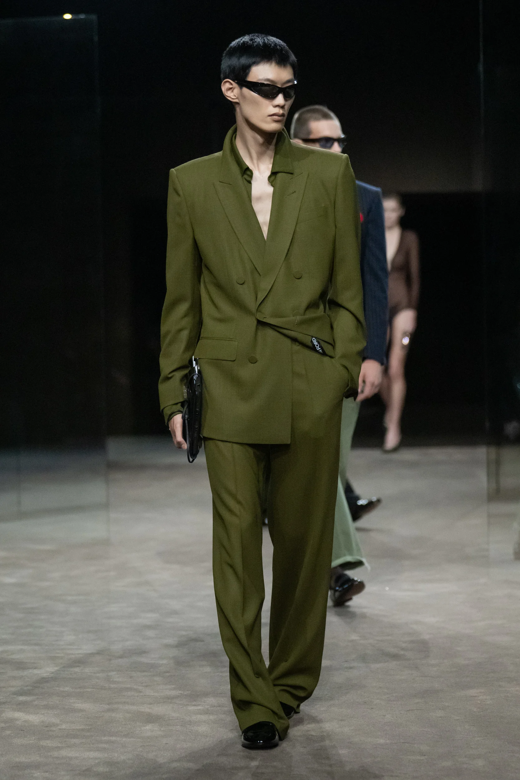 2027年春夏コレクション_TOM FORD(トム フォード)_モデル_17