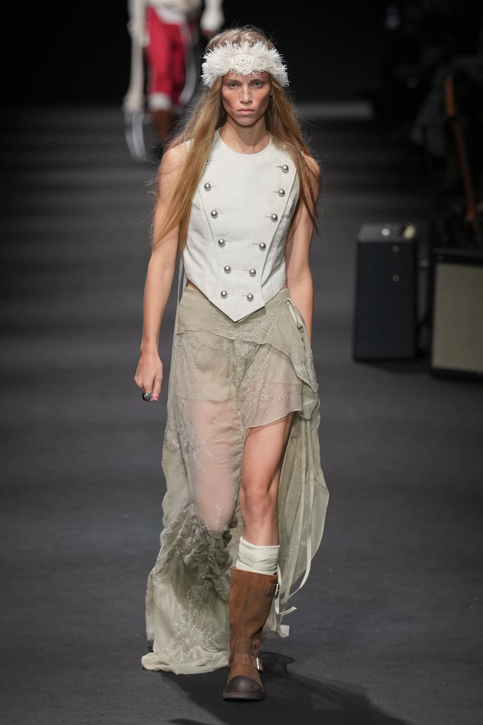 2026年春夏コレクション_ANN DEMEULEMEESTER(アン ドゥムルメステール)_モデル_12