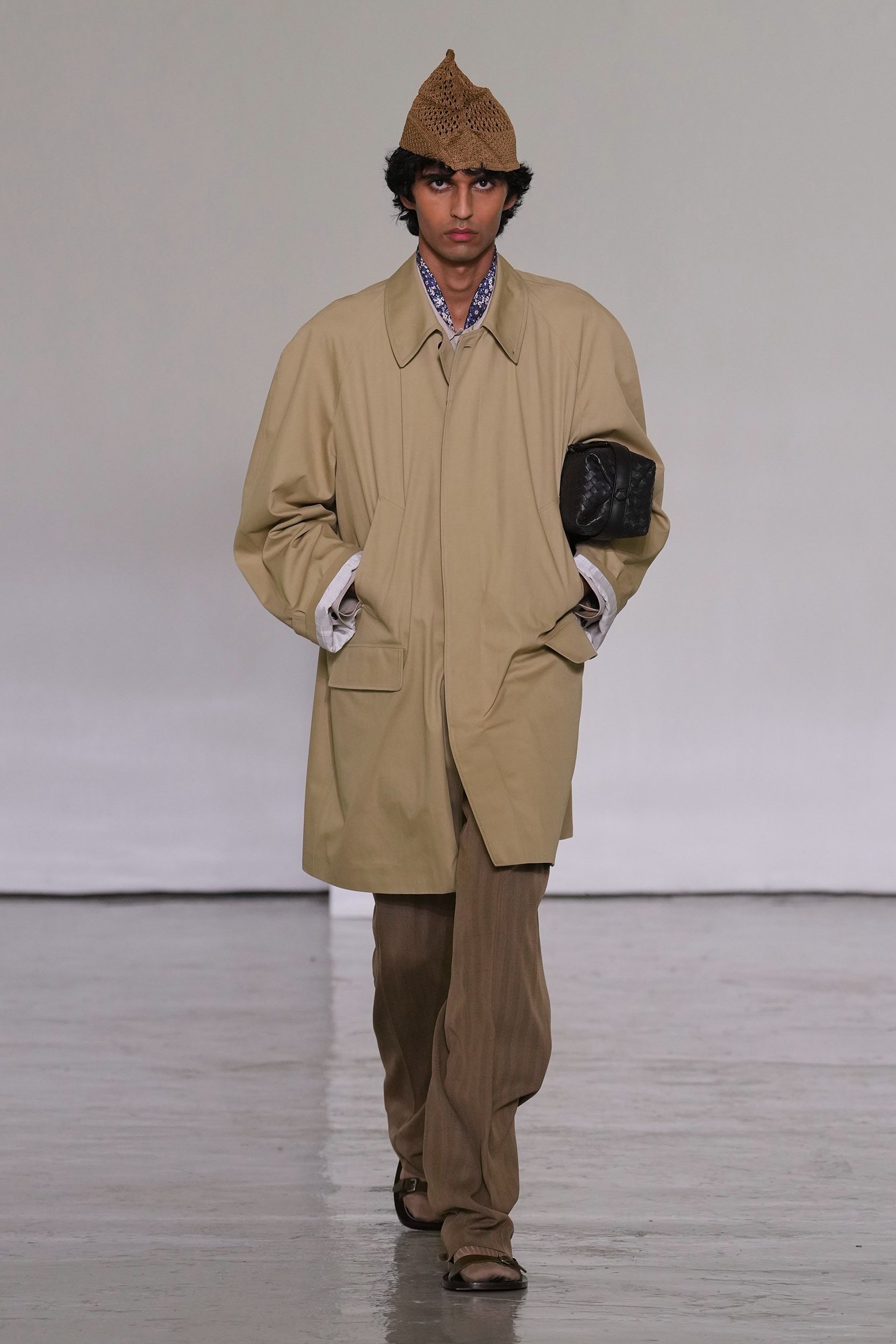 2027年春夏コレクション_BOTTEGA VENETA(ボッテガ ヴェネタ)_モデル_25