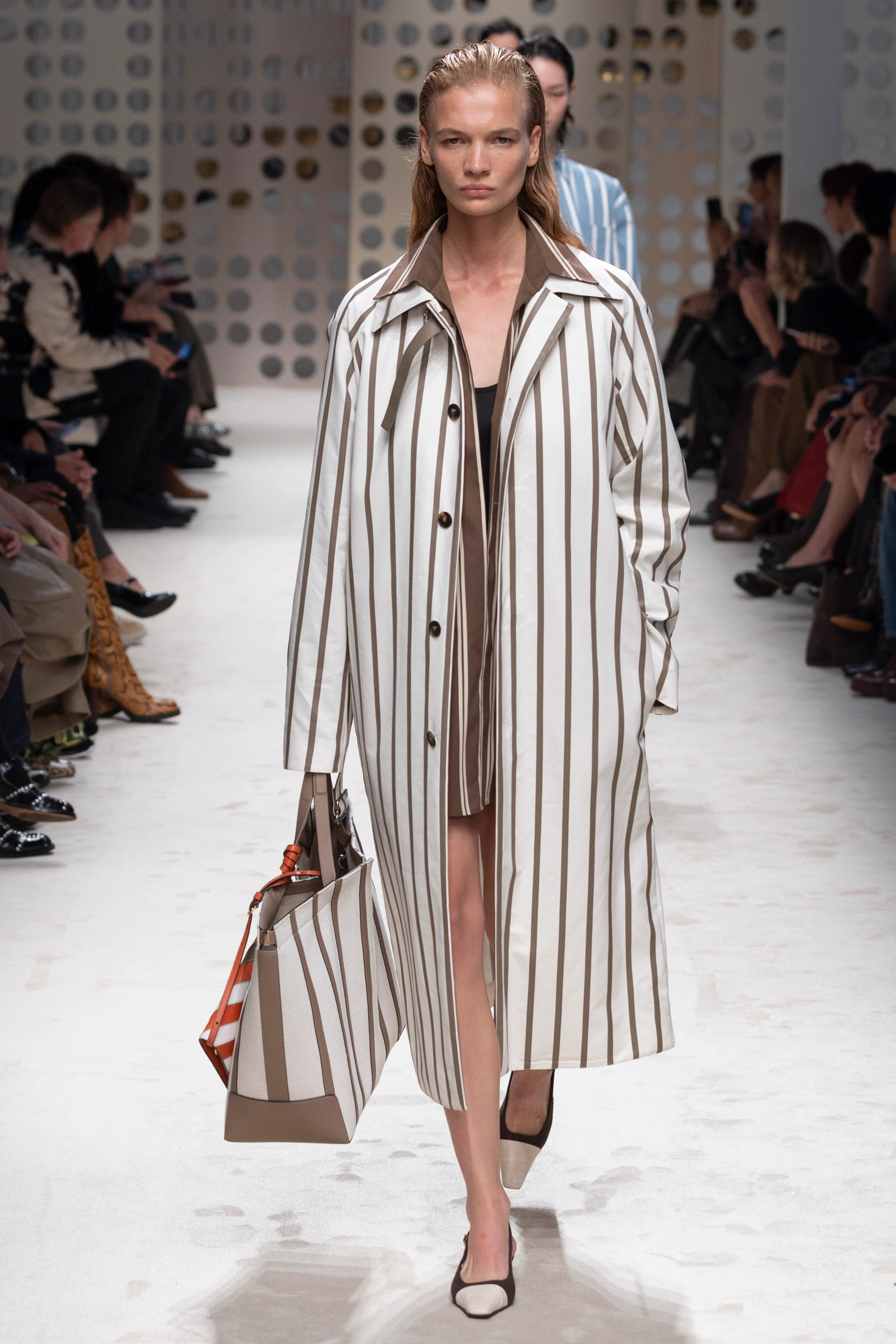 2026年春夏コレクション_TOD'S(トッズ)_モデル_19