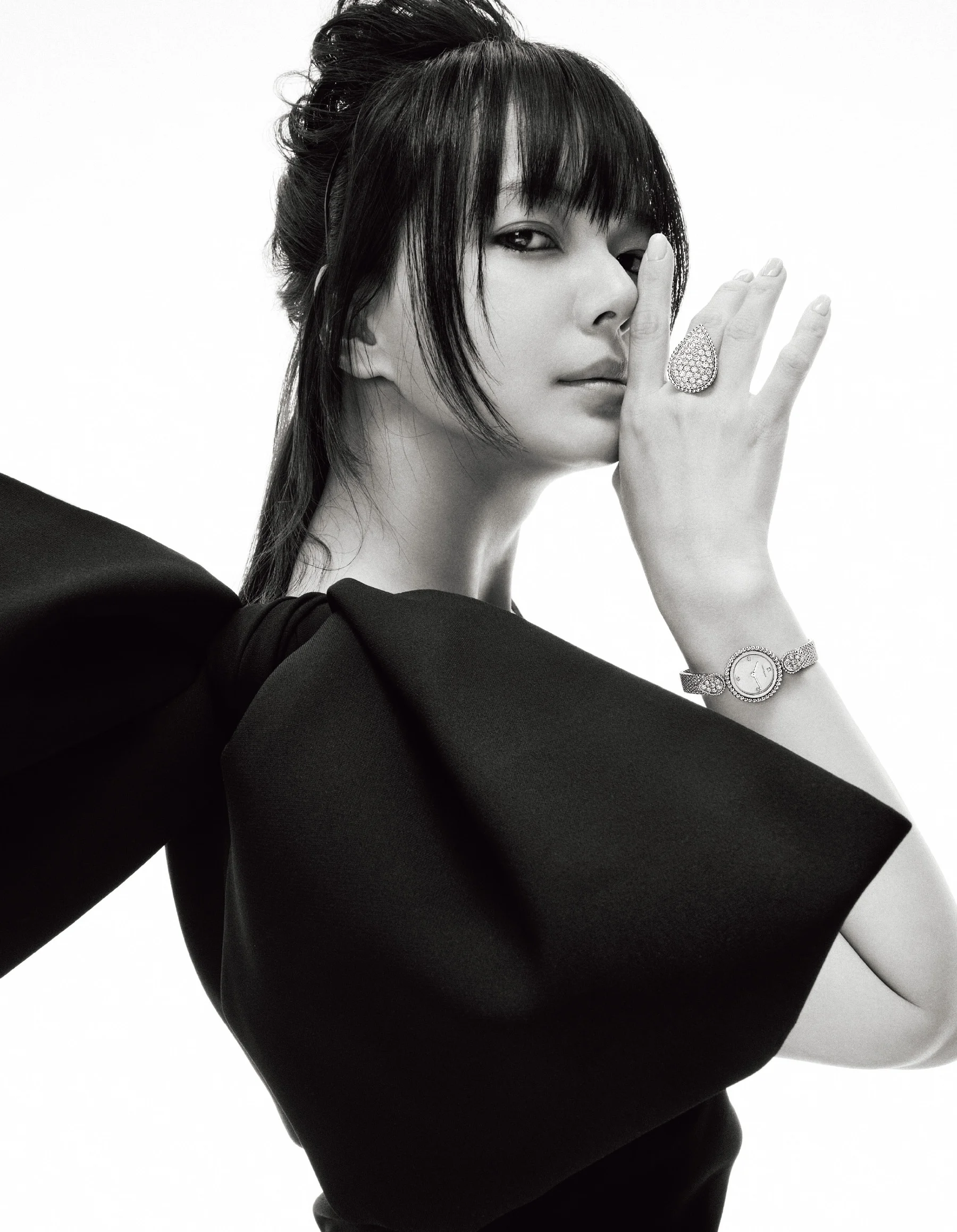 多部未華子、BOUCHERONと輝く　「セルパンボエム」の強さをまとっての画像6