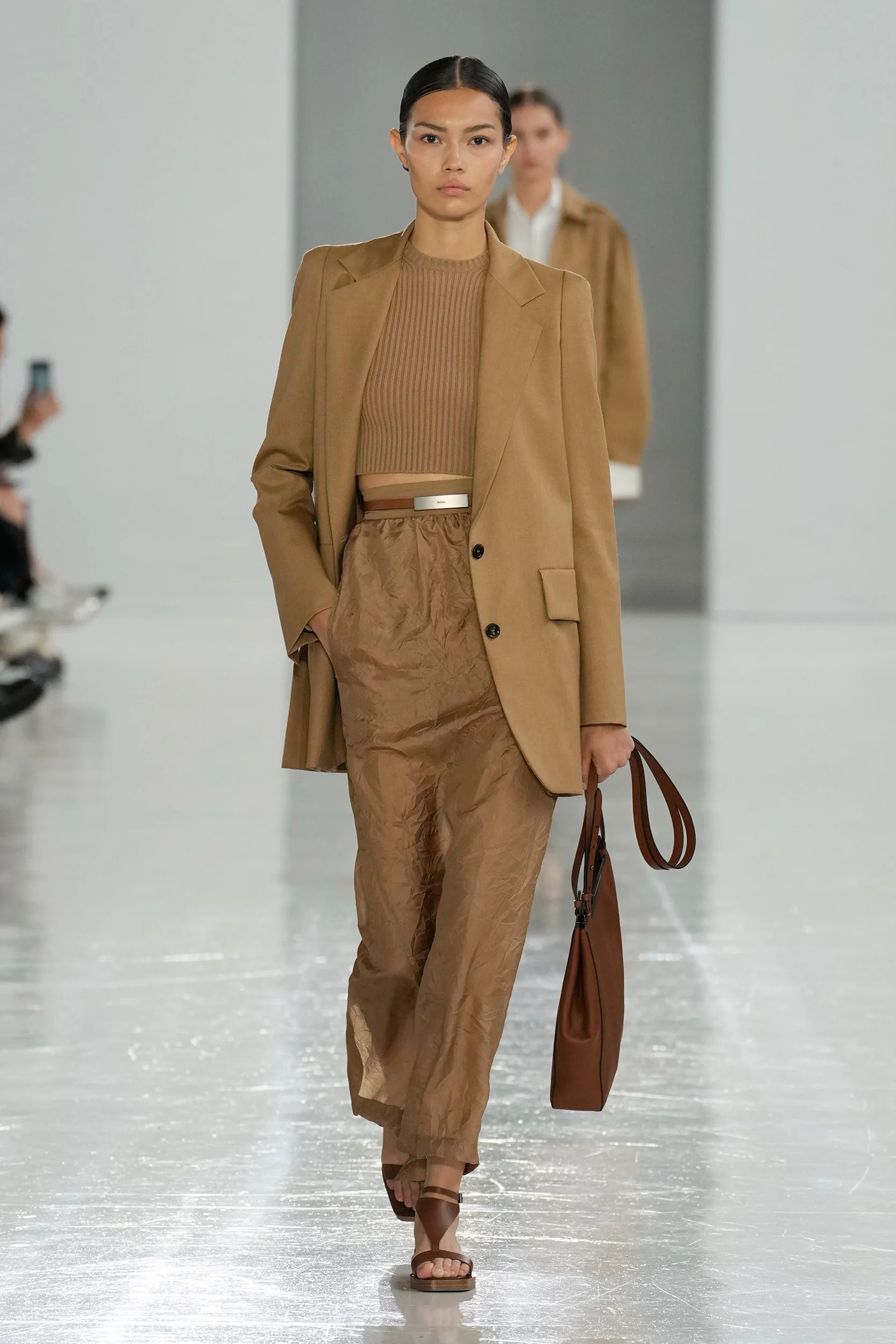 2025年秋冬コレクション_MAX MARA(マックスマーラ)_モデル_24