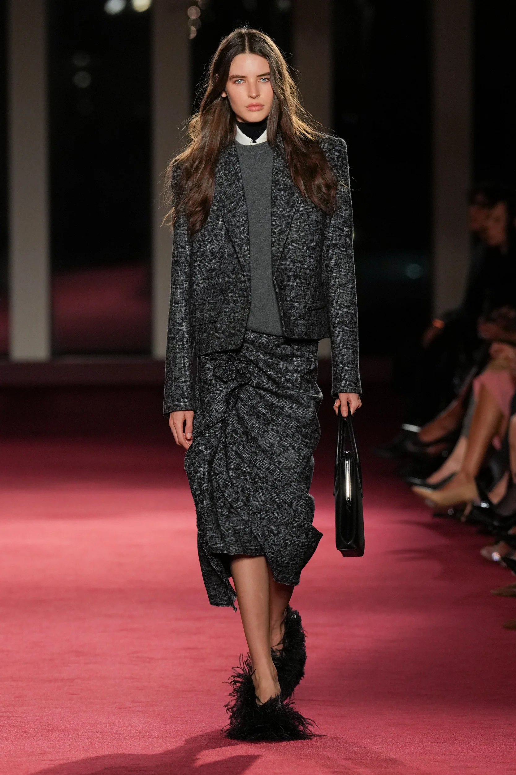 2026-27年秋冬コレクション_MICHAEL KORS COLLECTION(マイケル・コース コレクション)_モデル_15