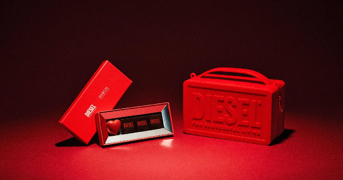 DIESEL Specialロゴ入り赤い金属ボックス ディーゼル】と【ダルシー】が初コラボ！ バレンタイン限定の真っ赤な