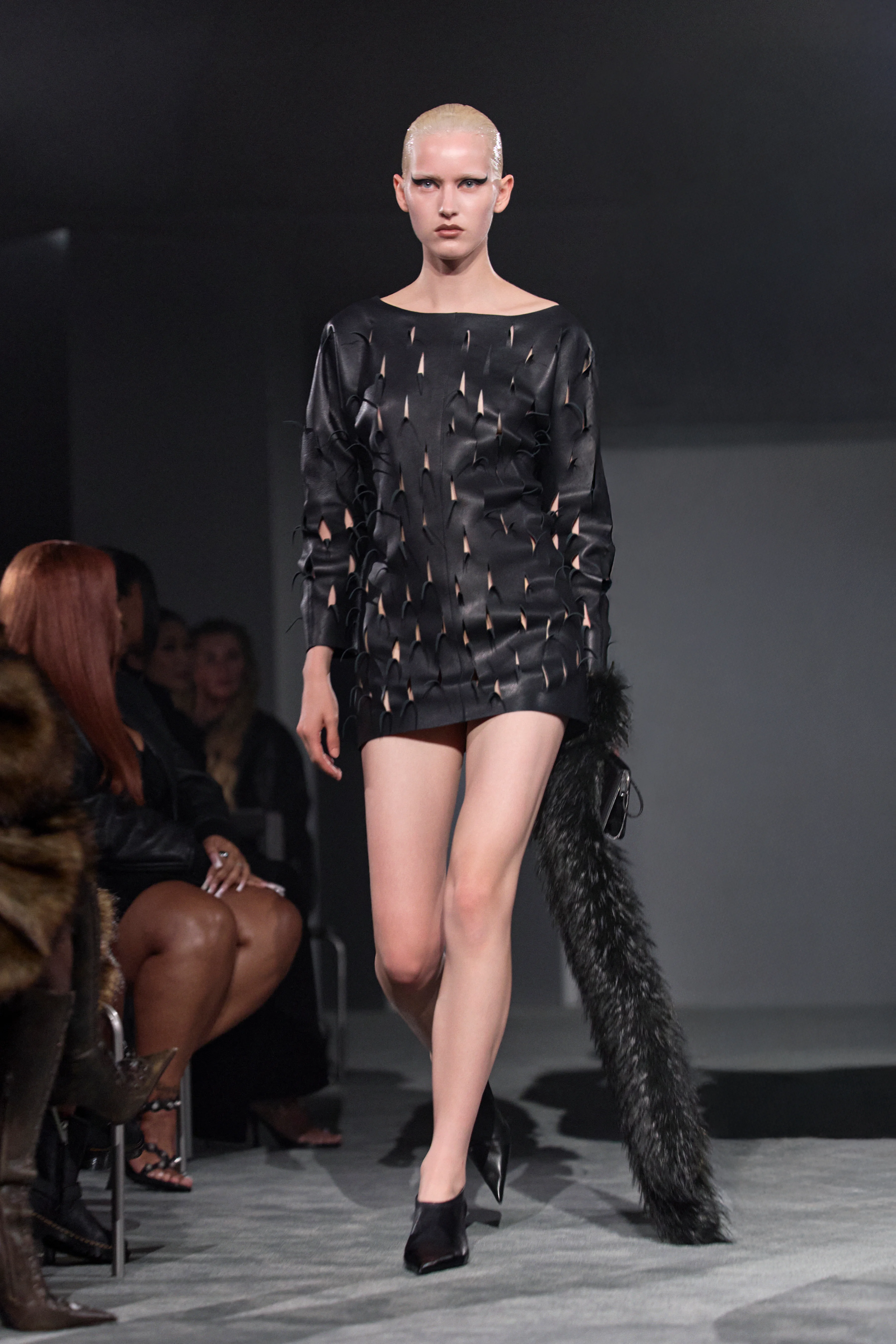 2026年春夏コレクション_ALEXANDER WANG(アレキサンダー ワン)_モデル_25