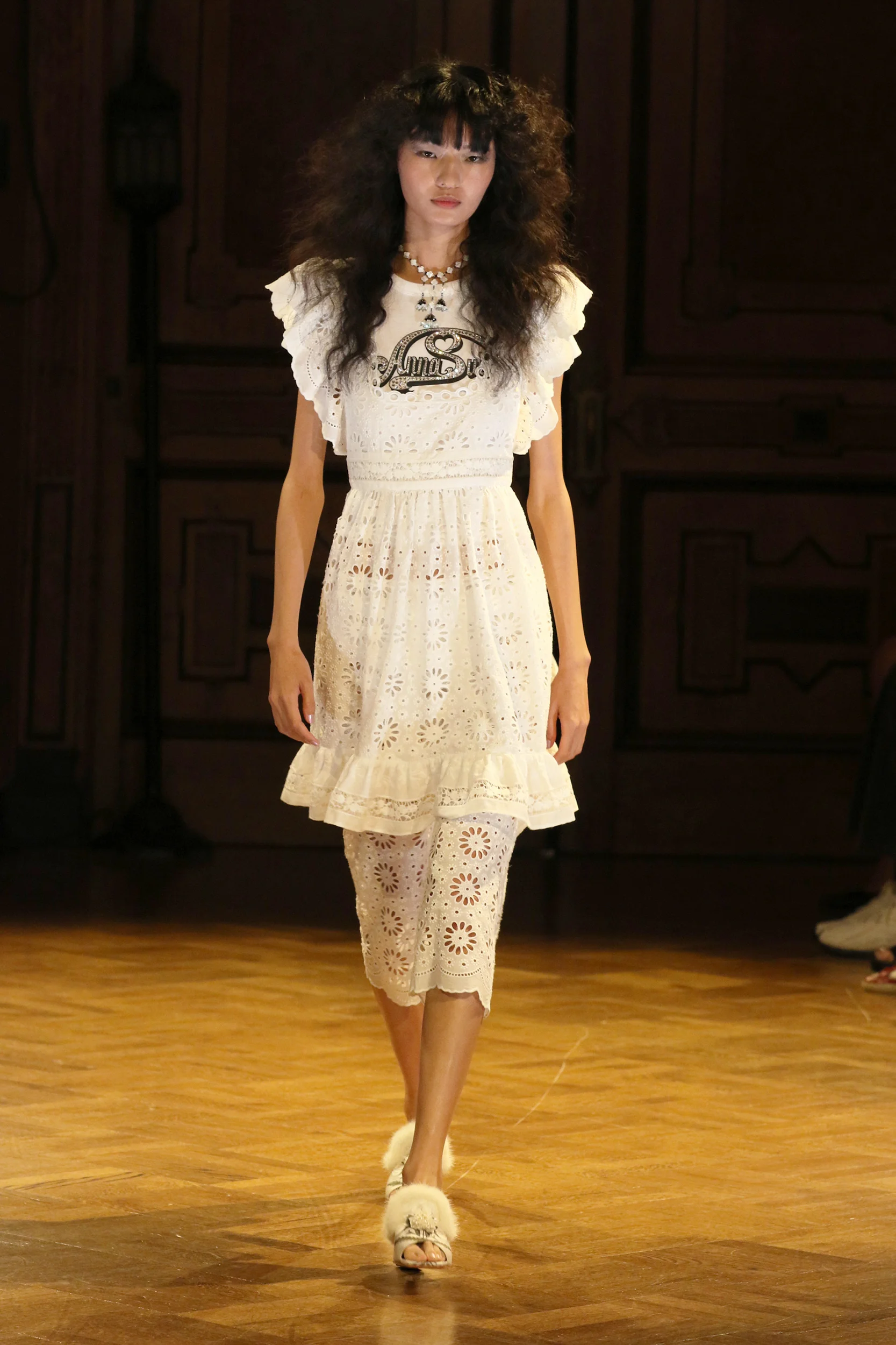 2027年春夏コレクション_ANNA SUI(アナ スイ)_モデル_6