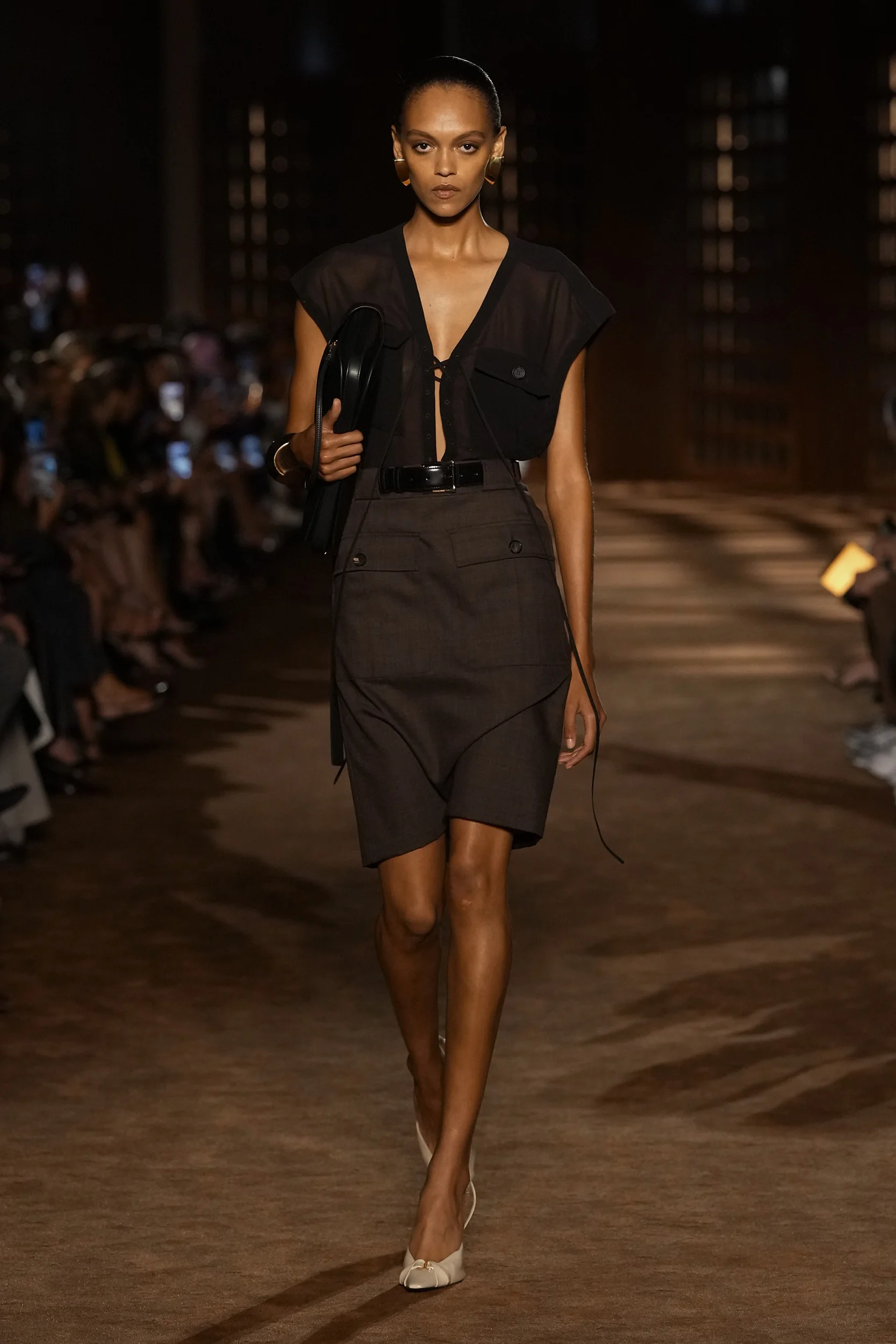 2027年春夏コレクション_FERRAGAMO(フェラガモ)_モデル_2