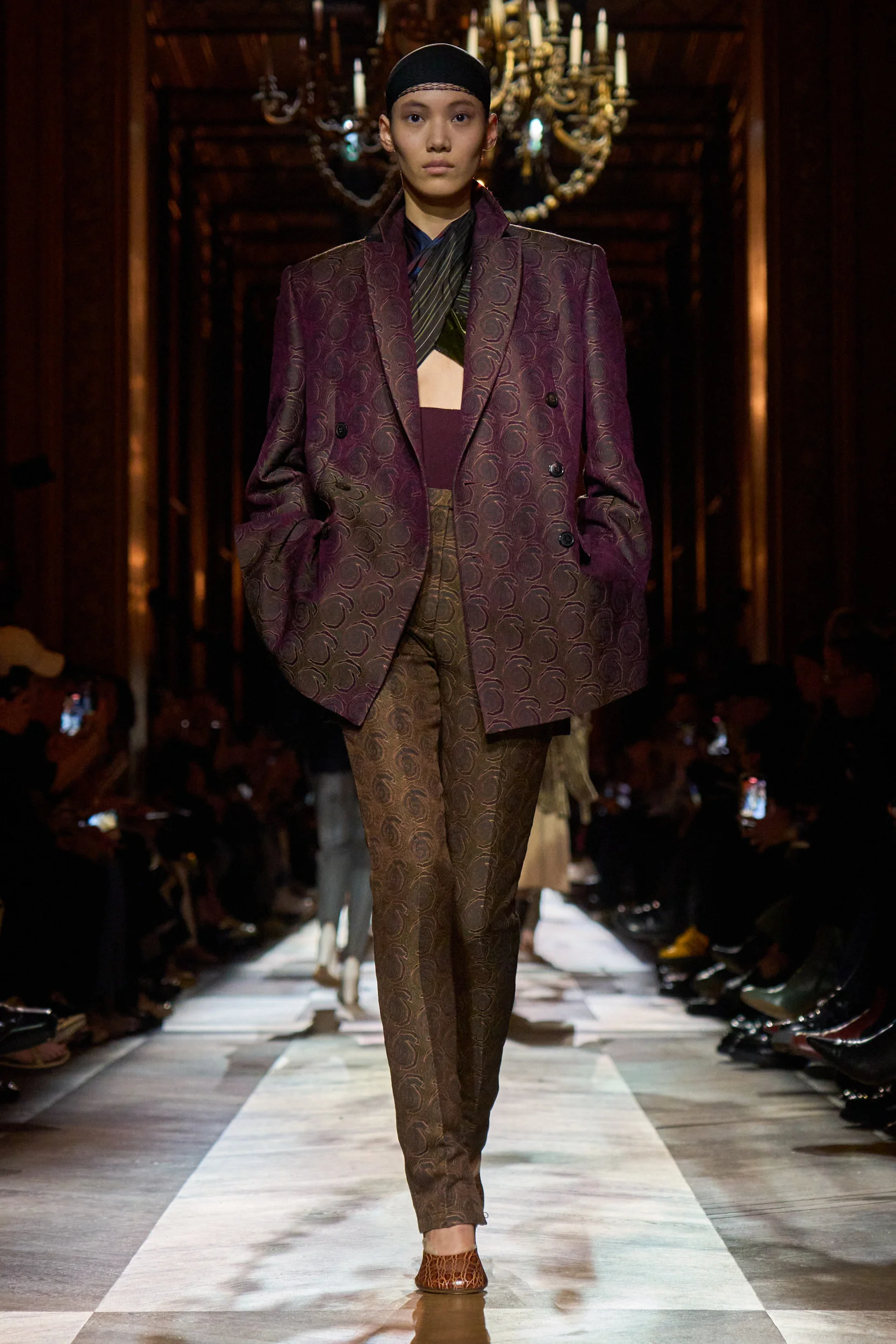 2025年秋冬コレクション_DRIES VAN NOTEN(ドリス ヴァン ノッテン)_モデル_16